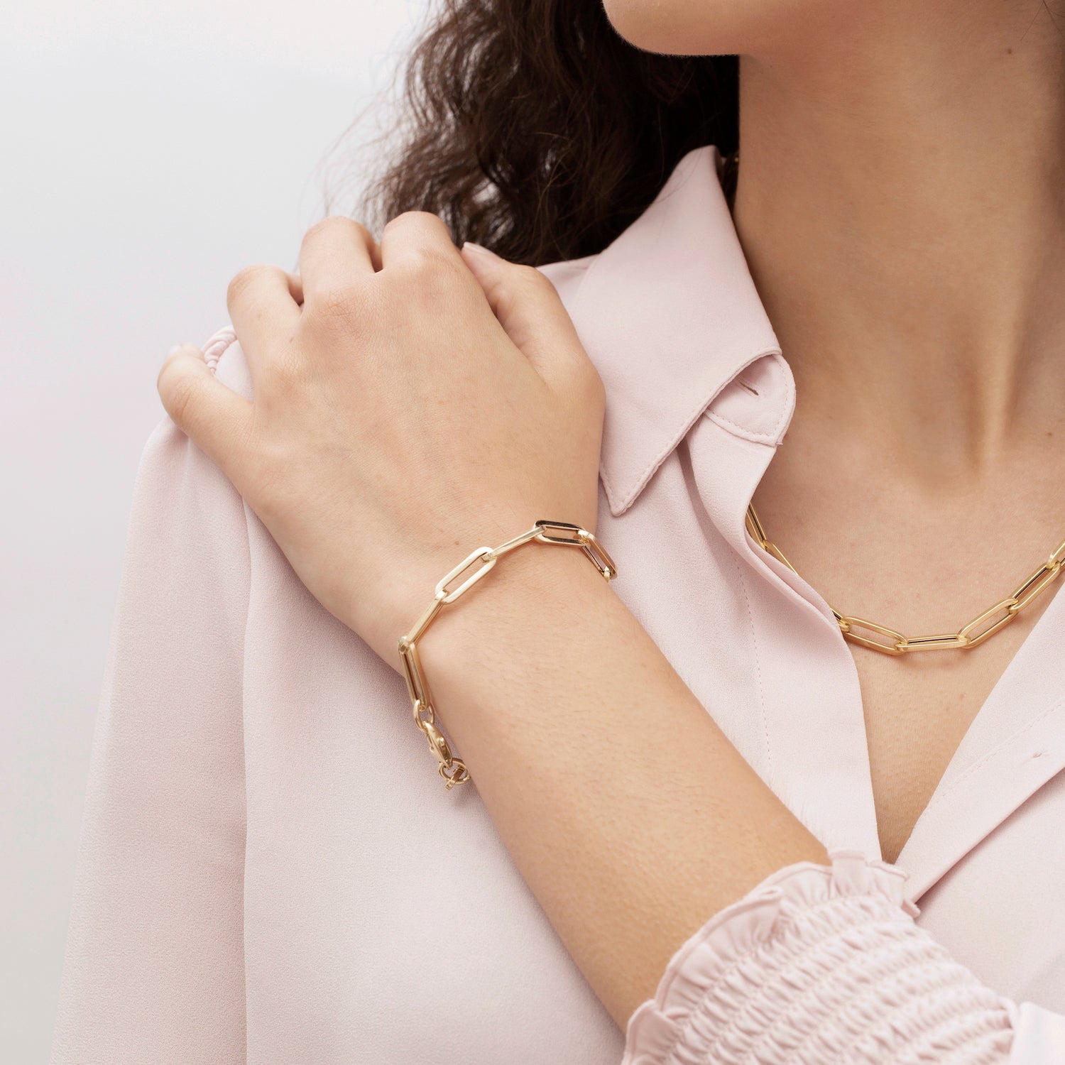 Understanding What Gold Jewelry Looks Best on What Skin Tone