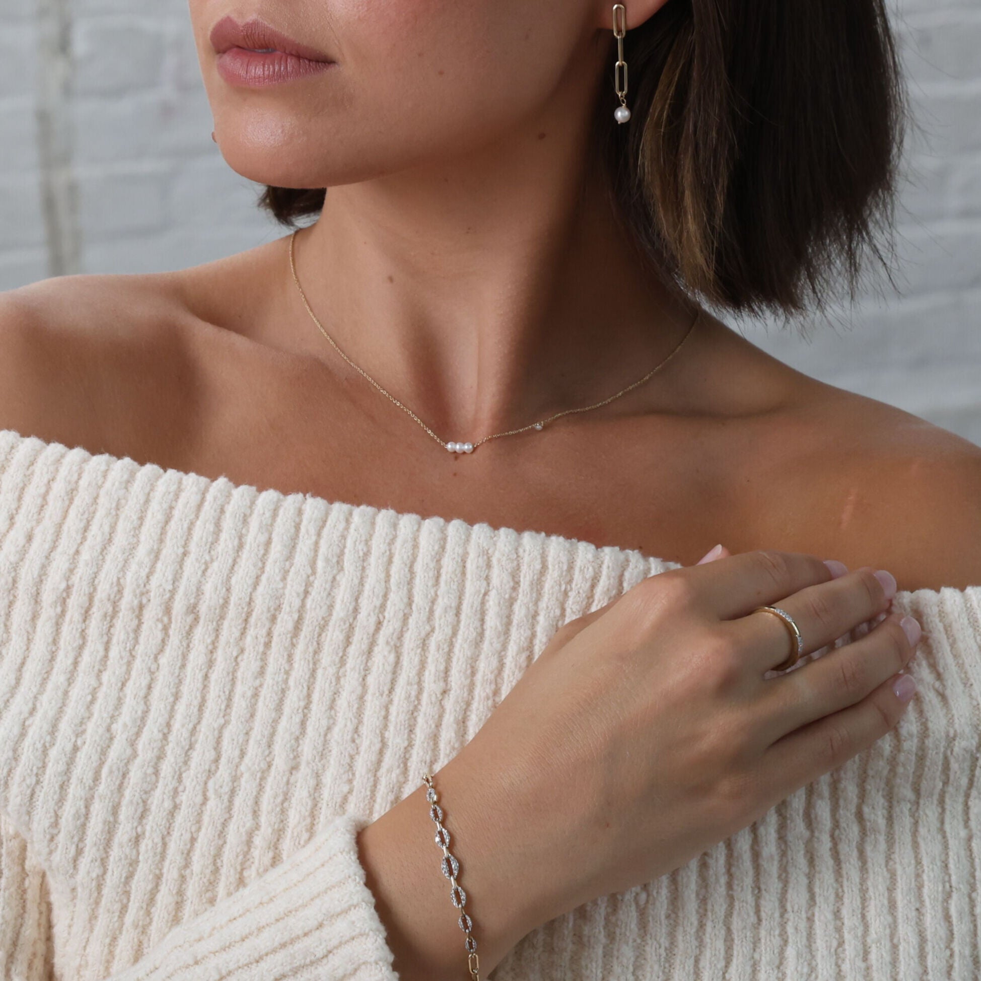 Styled with a soft knit top, this 14K Yellow Gold Diamond Bracelet brings sophistication to a laid-back outfit. The diamond accents provide a refined finish, making it a great choice for both casual and evening wear, from coffee dates to night parties.