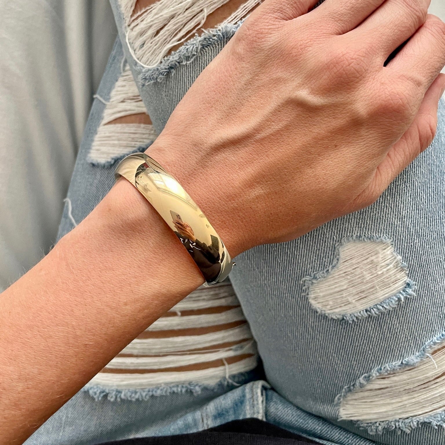 14K Yellow Gold Polished Hinged Bangle Bracelet, 5mm-13.5mm Thick