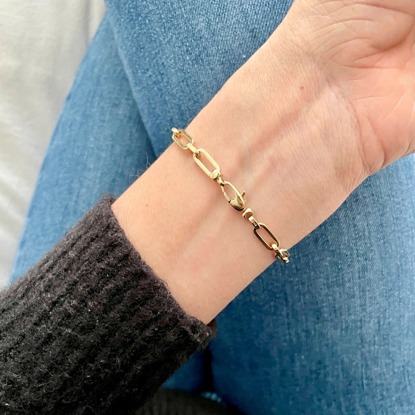 14K Solid Gold Paperclip Bracelet with Bar Detail – Polished, Sleek, Modern Design