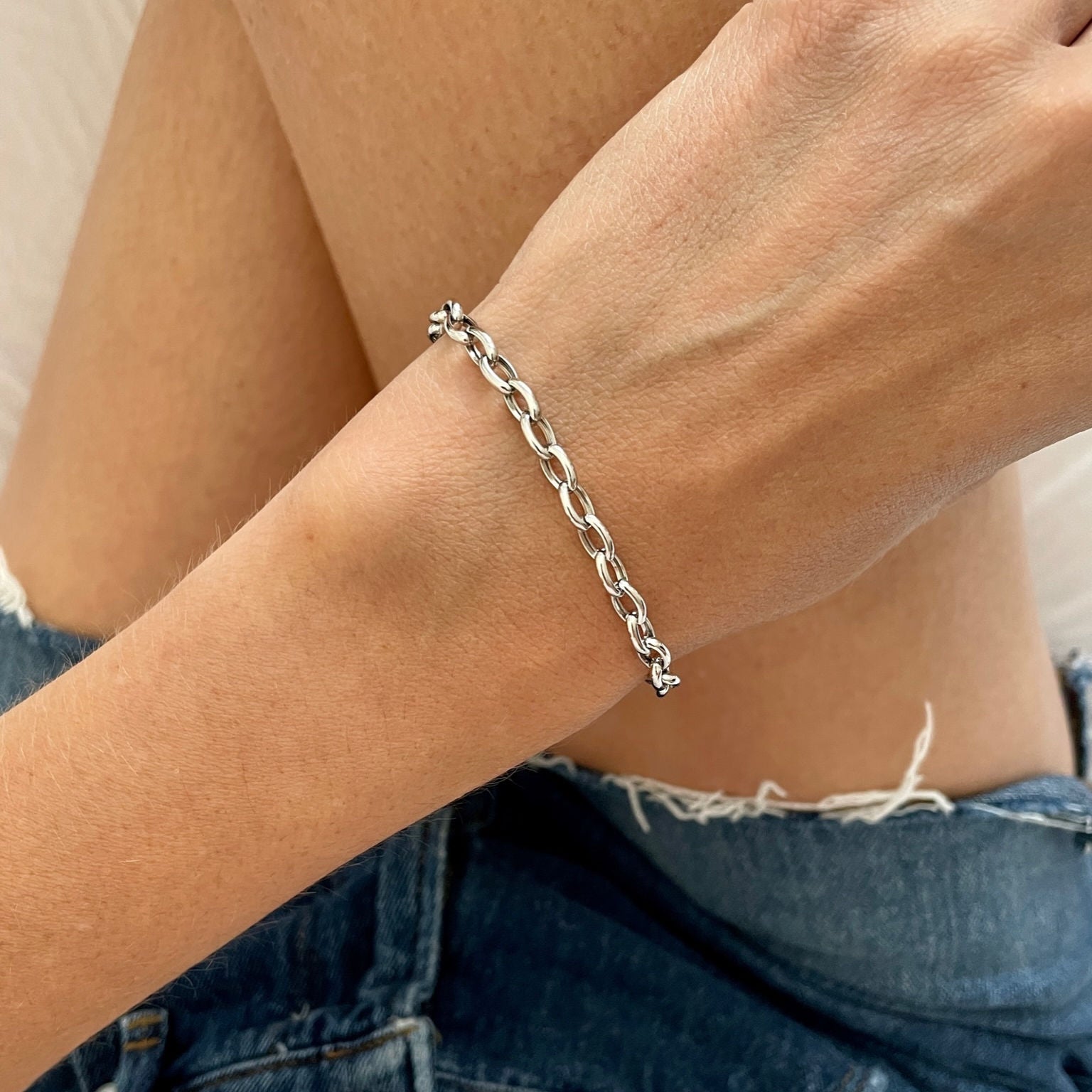 14K White Gold Oval Link Bracelet