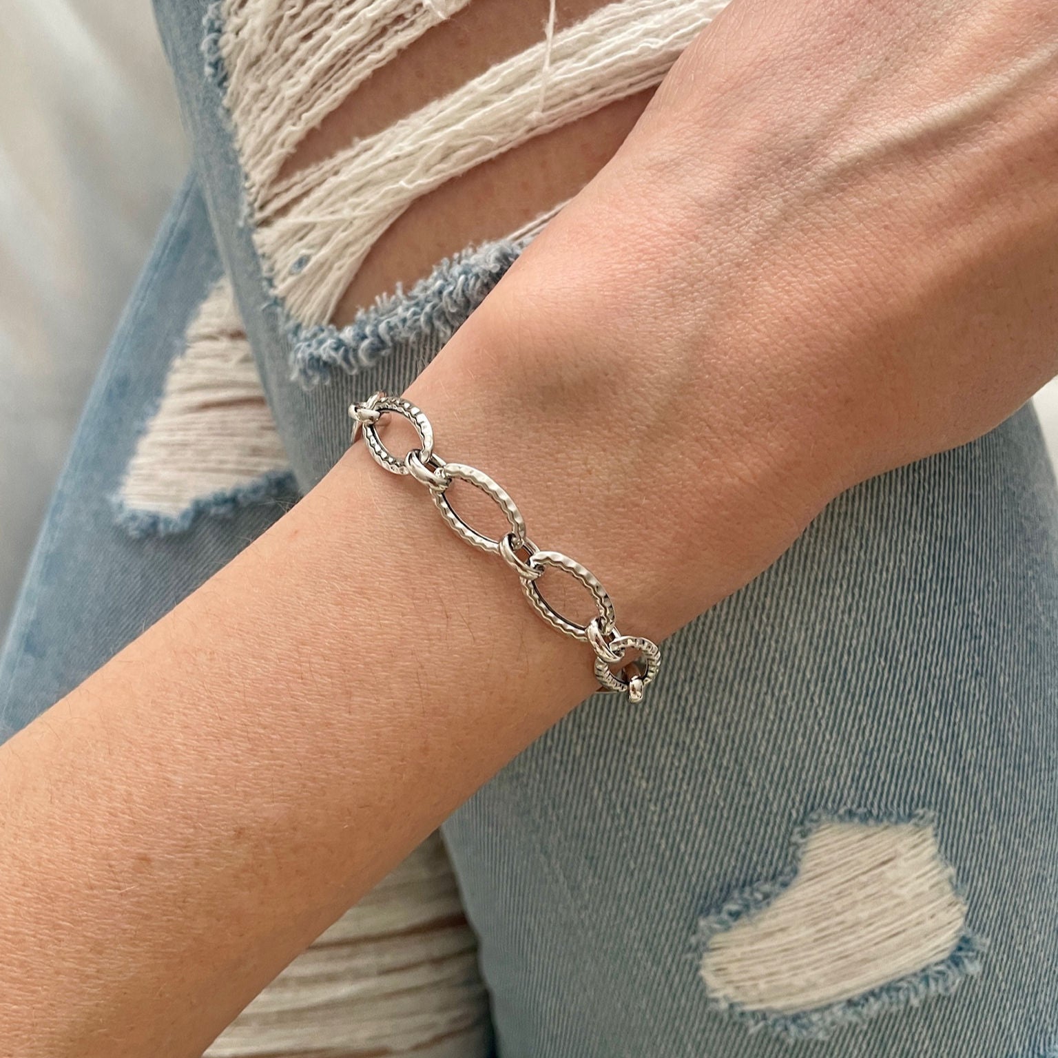 14K White Gold Textured Oval Link Bracelet