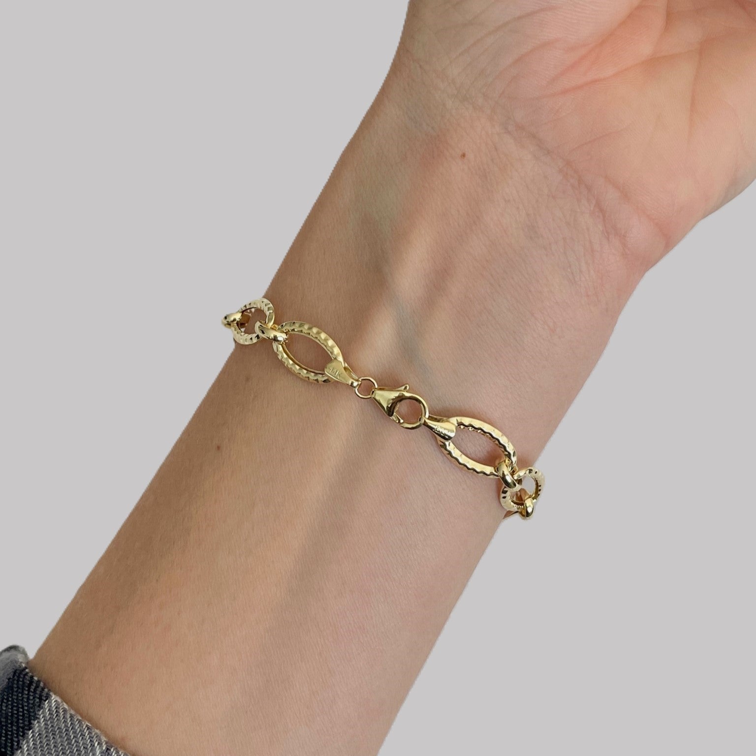 14K Solid Gold Textured Rolo Link Bracelet – Textured, Polished, Timeless