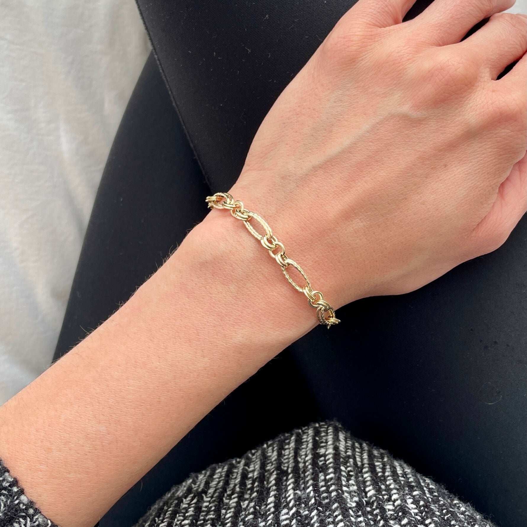 14K Gold Oval And Round Link Bracelet