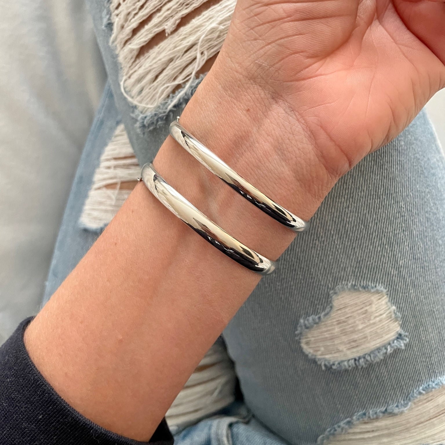 14K WHITE GOLD POLISHED BANGLE BRACELETS