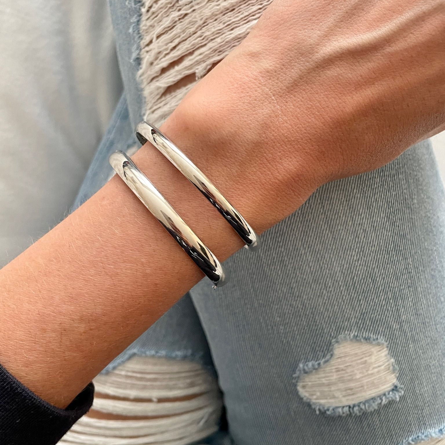 14K WHITE GOLD POLISHED BANGLE BRACELETS