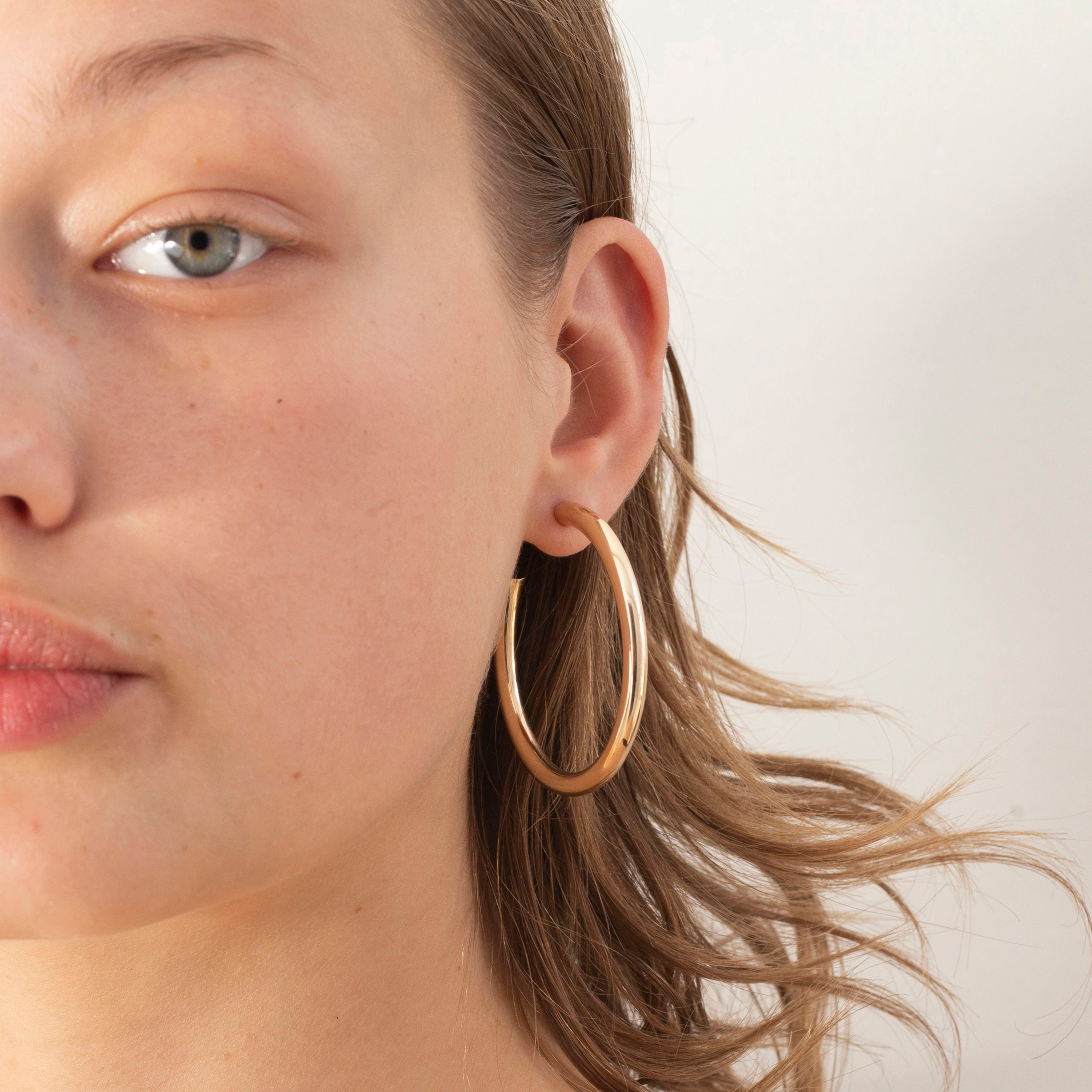 14K White Gold 4 mm Thick C Hoops