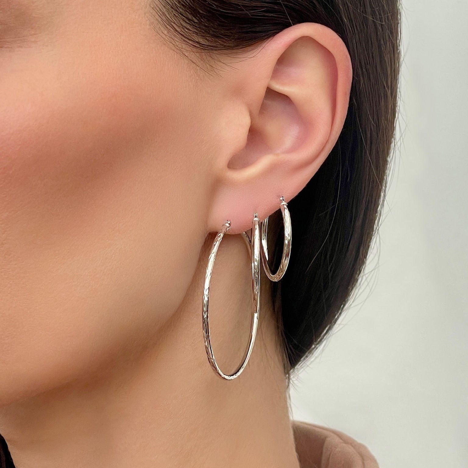 14K WHITE GOLD THIN HOOP EARRINGS
