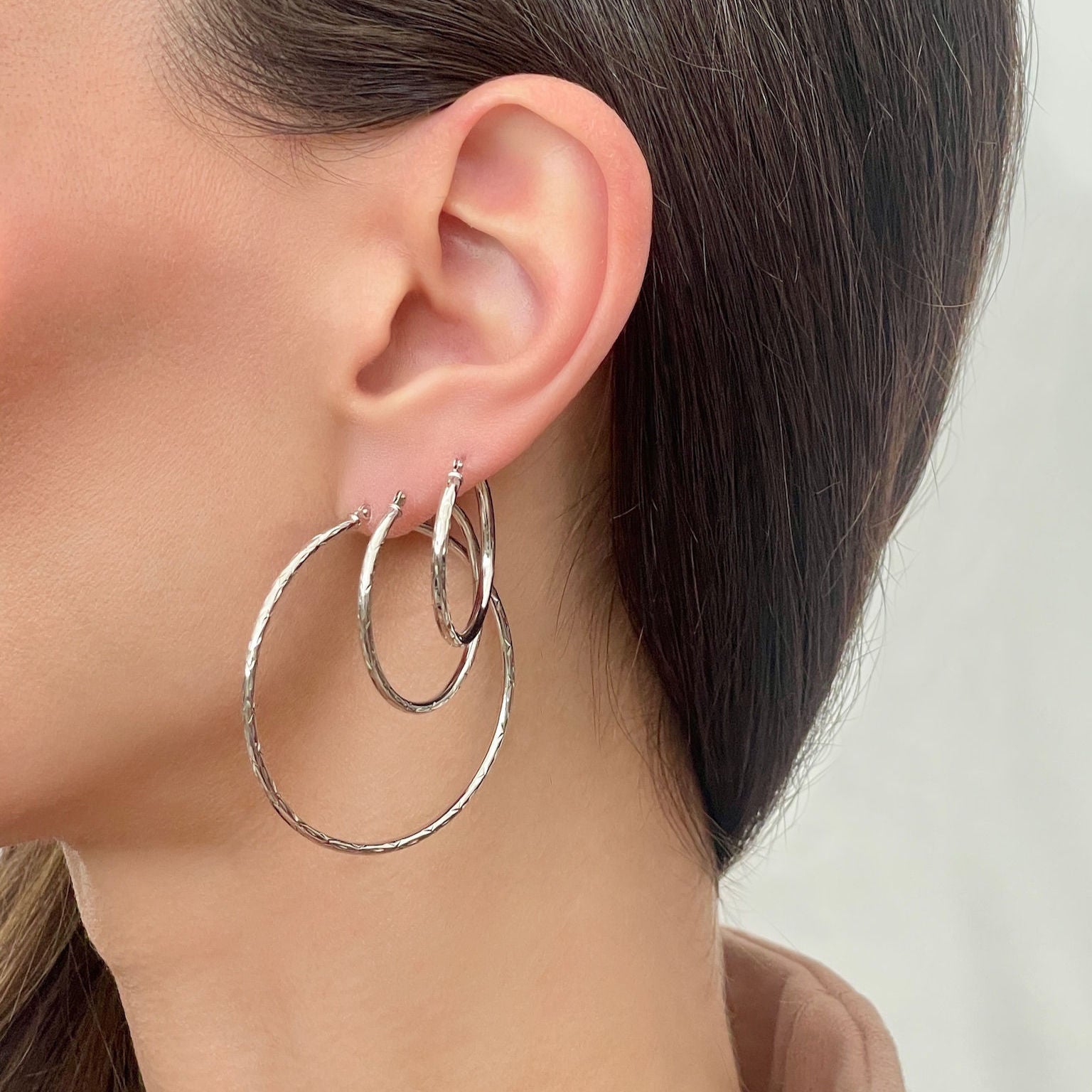 14K WHITE GOLD THIN HOOP EARRINGS