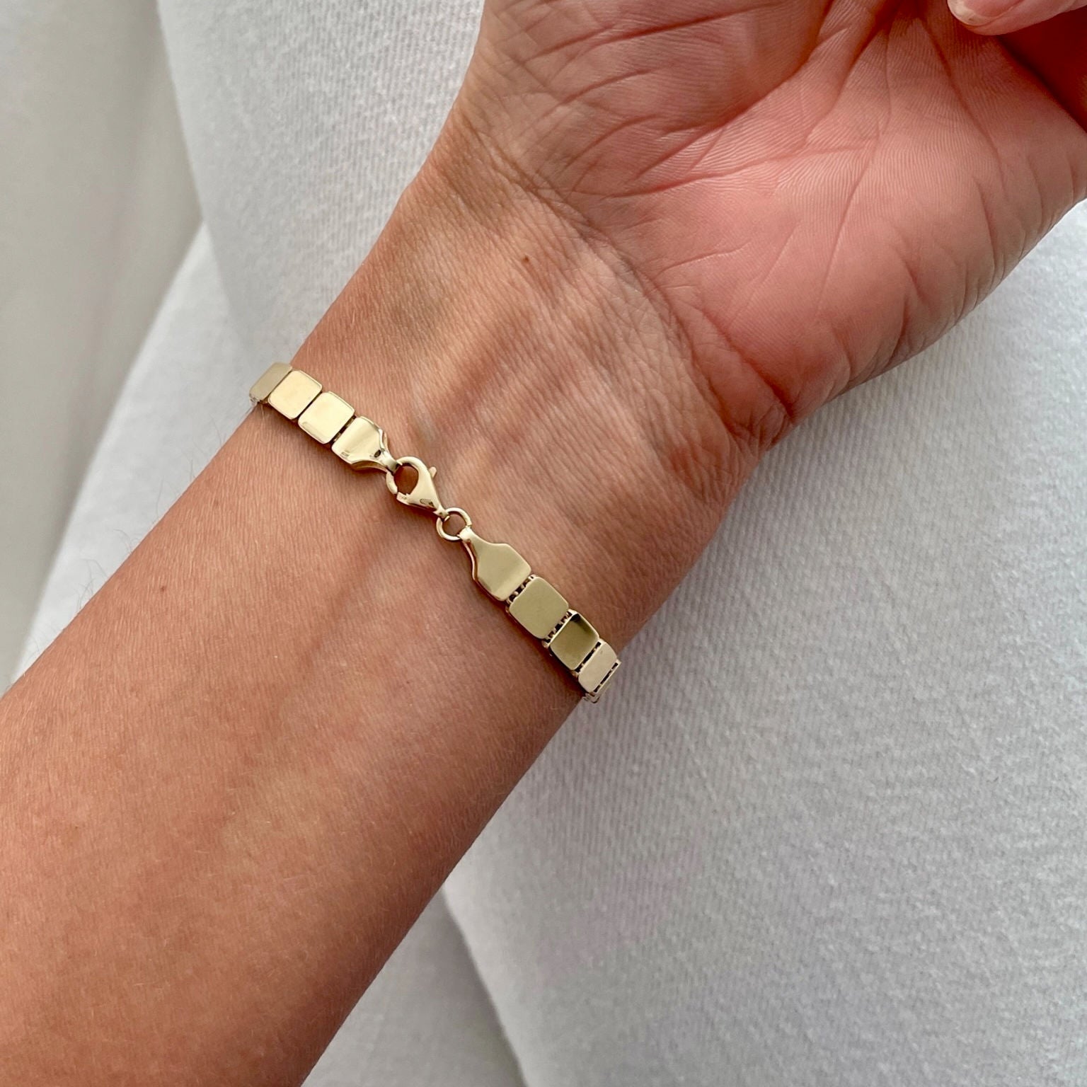 14K Solid Gold Square Link Bracelet – Elegant, Durable, Timeless