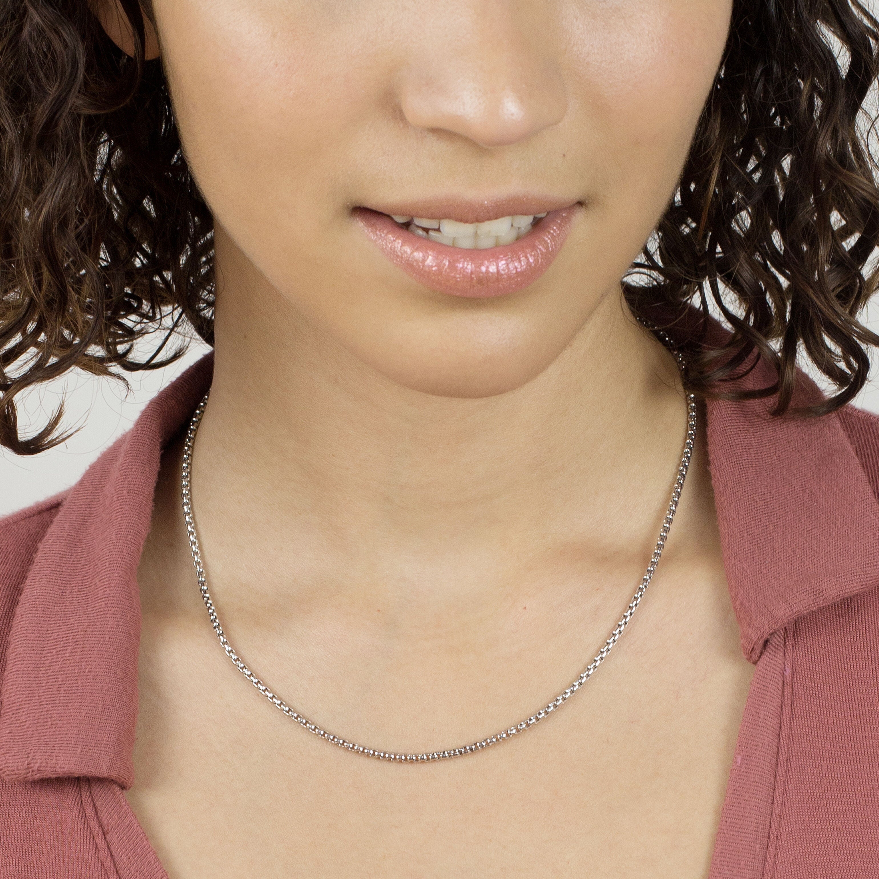 14K White Gold Round Box Necklace