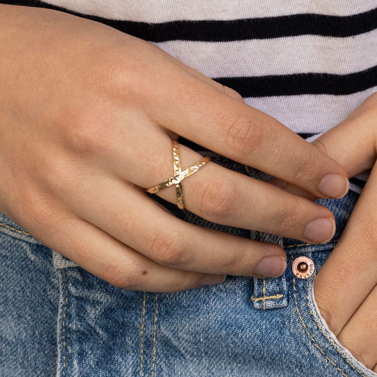 14K Gold Crisscross Ring