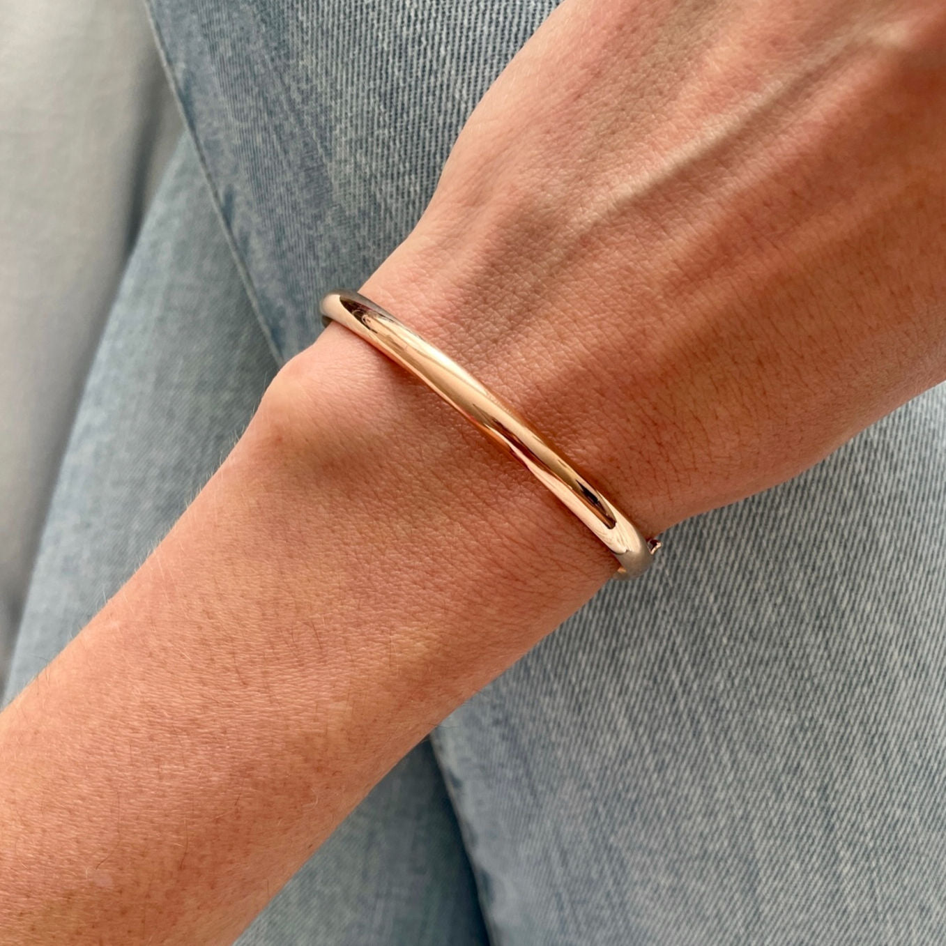 14K Solid Rose Gold Classic Hinged Bangle Bracelet – Polished, Elegant, Durable