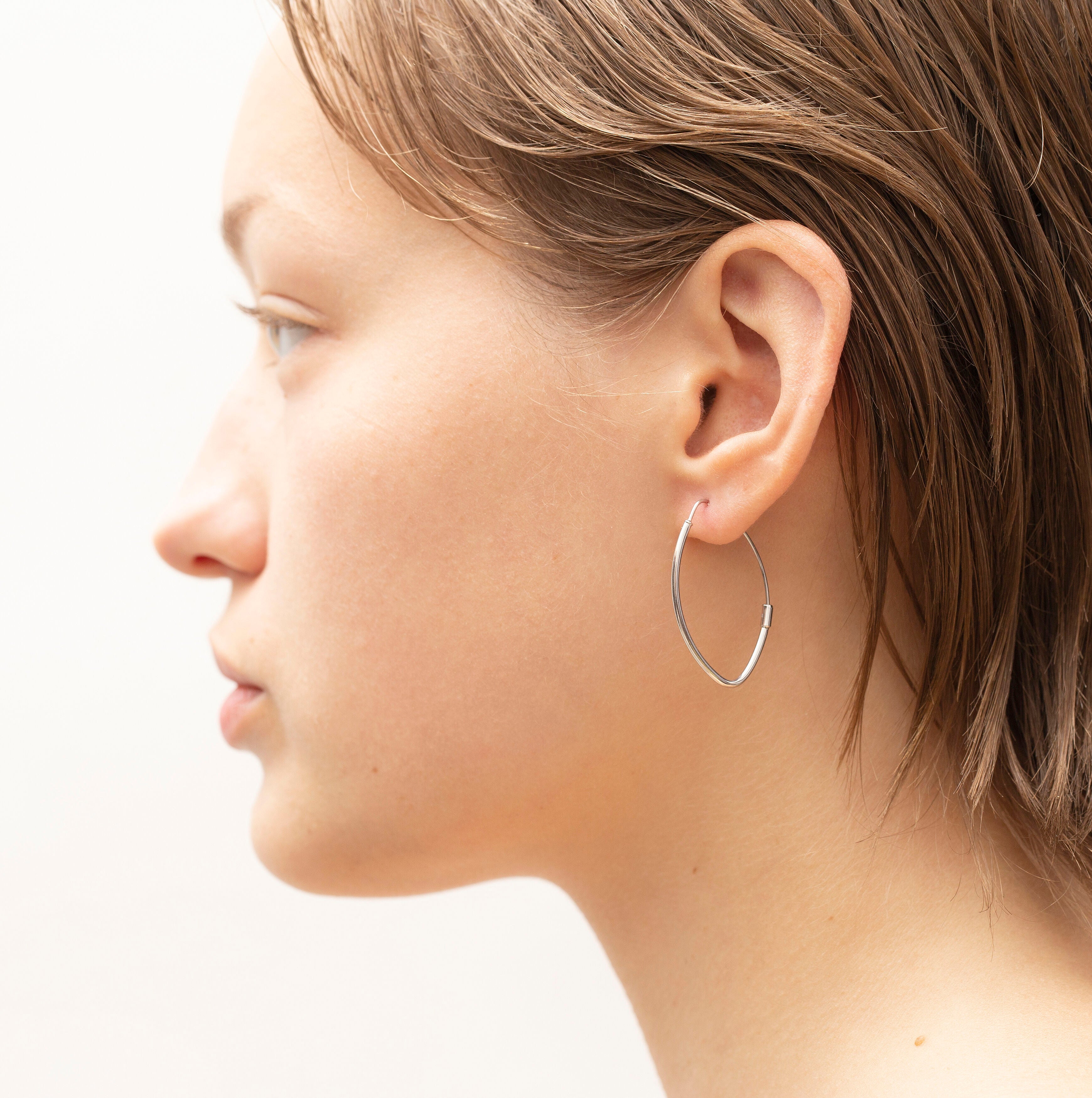 14K White Gold Thin Marquise-Shaped Hoop Earrings (35x20mm)