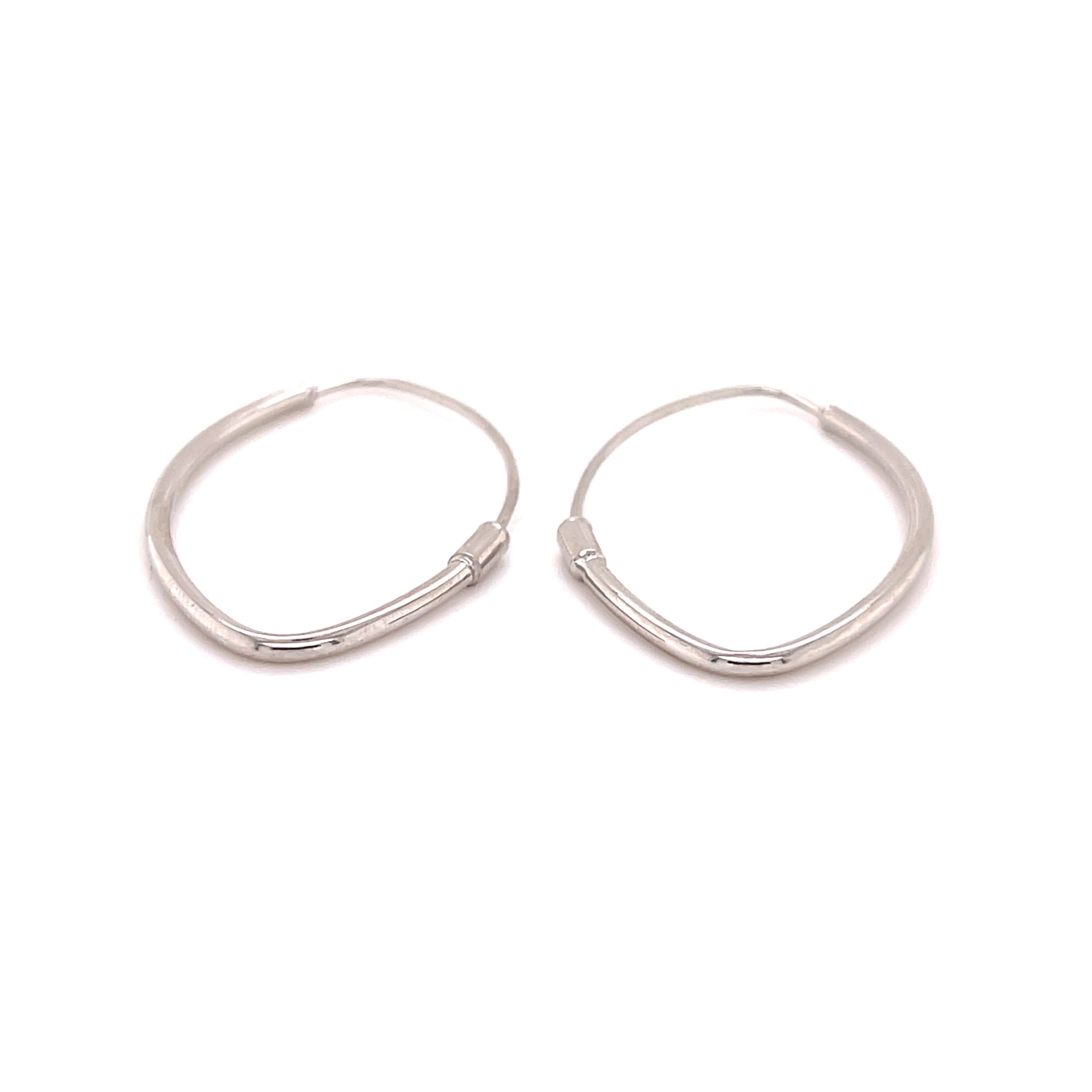 14K White Gold Thin Marquise-Shaped Hoop Earrings (35x20mm)