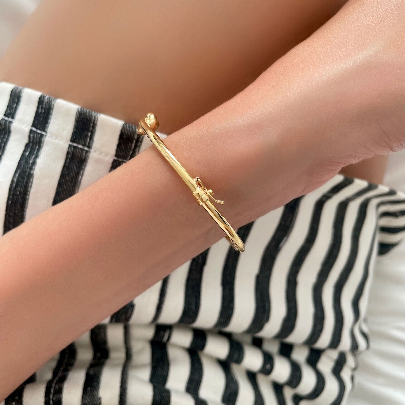 14K Gold Knot Bangle
