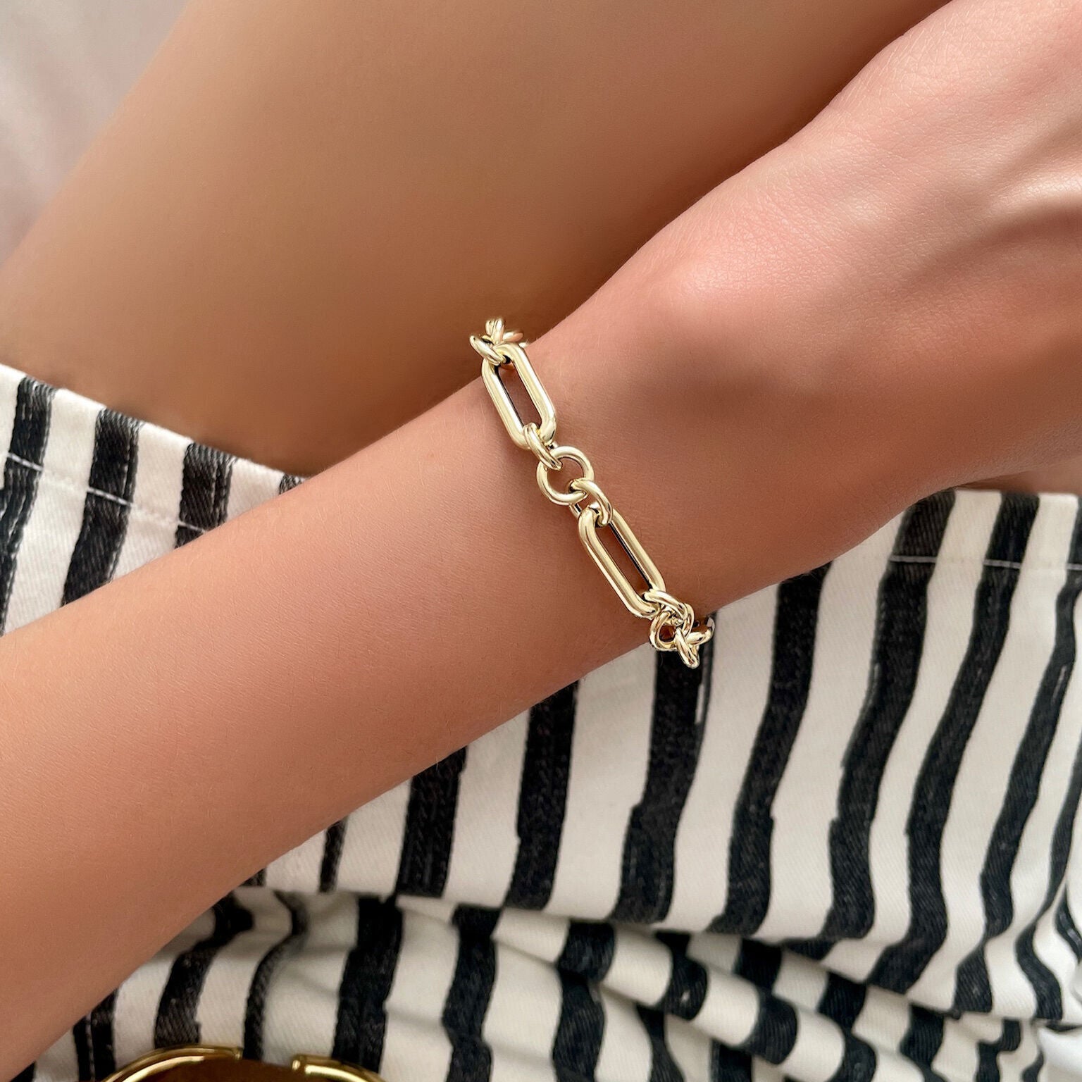 14K Solid Gold Paperclip Bracelet – Sleek, Chic, Elegant