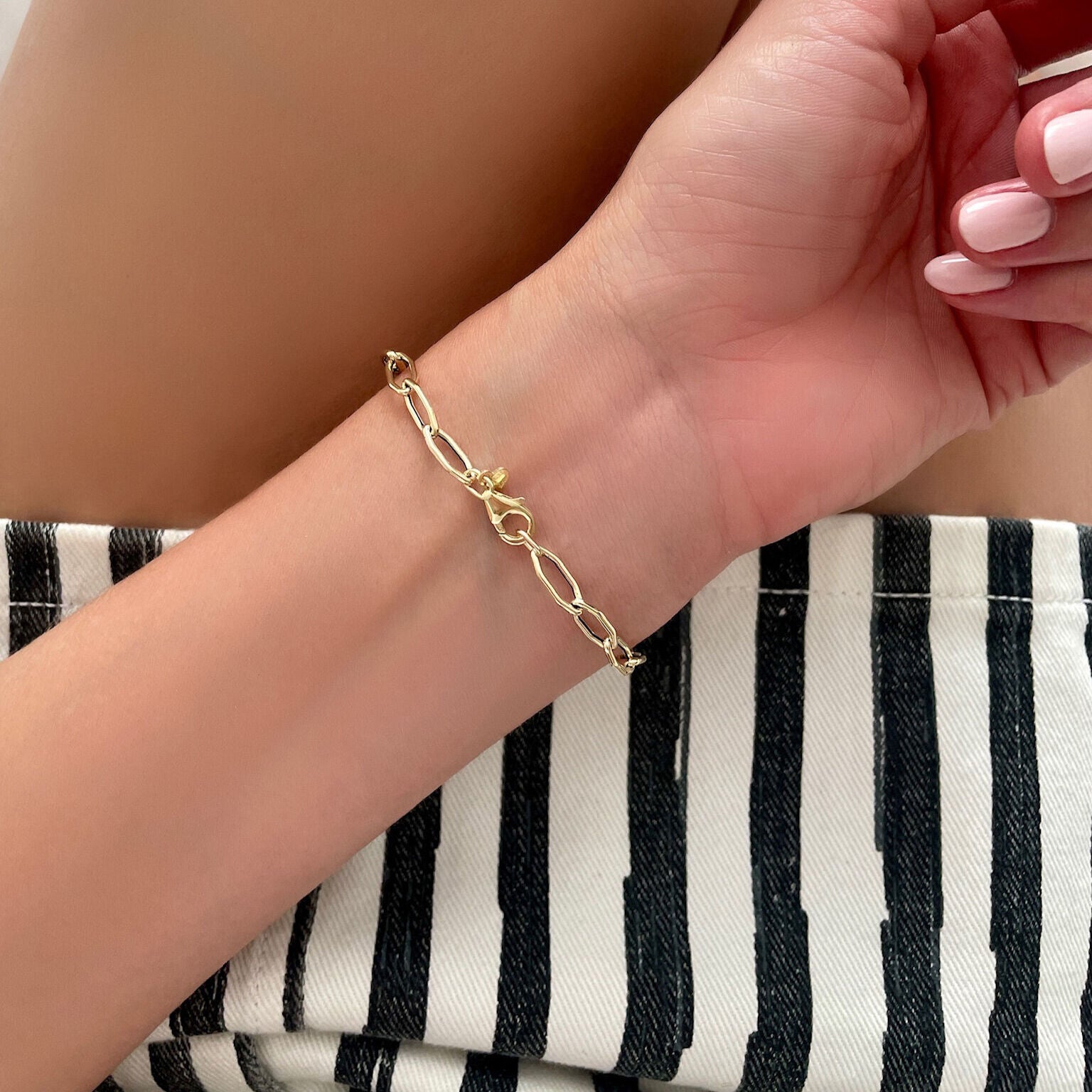 14K Solid Gold Elongated Hexagon Link Bracelet – Sleek, Lightweight, Polished Design