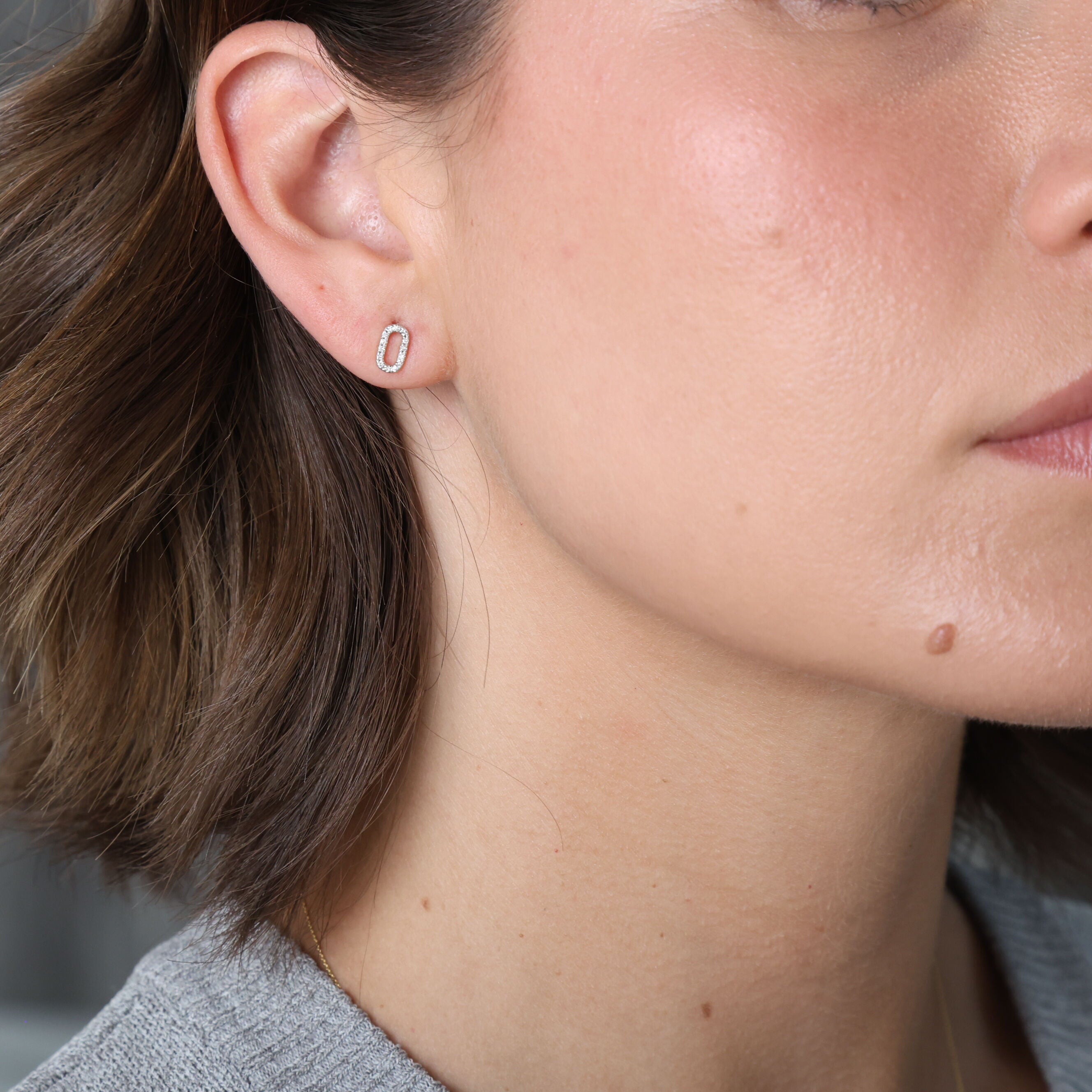 Diamond Small Oval Stud Earrings In 14K Gold