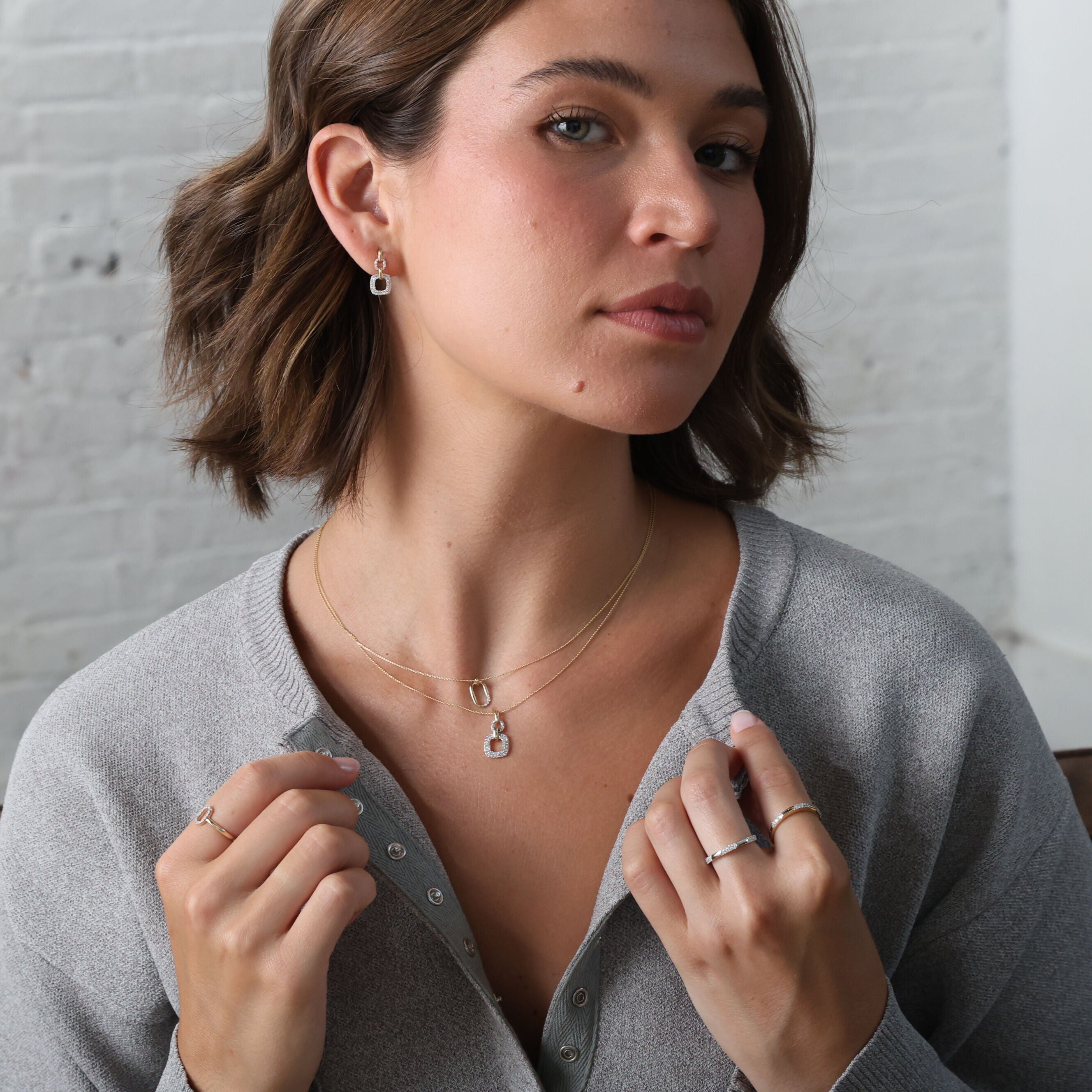 Diamond Mini Oval Pendant Necklace In 14K Gold