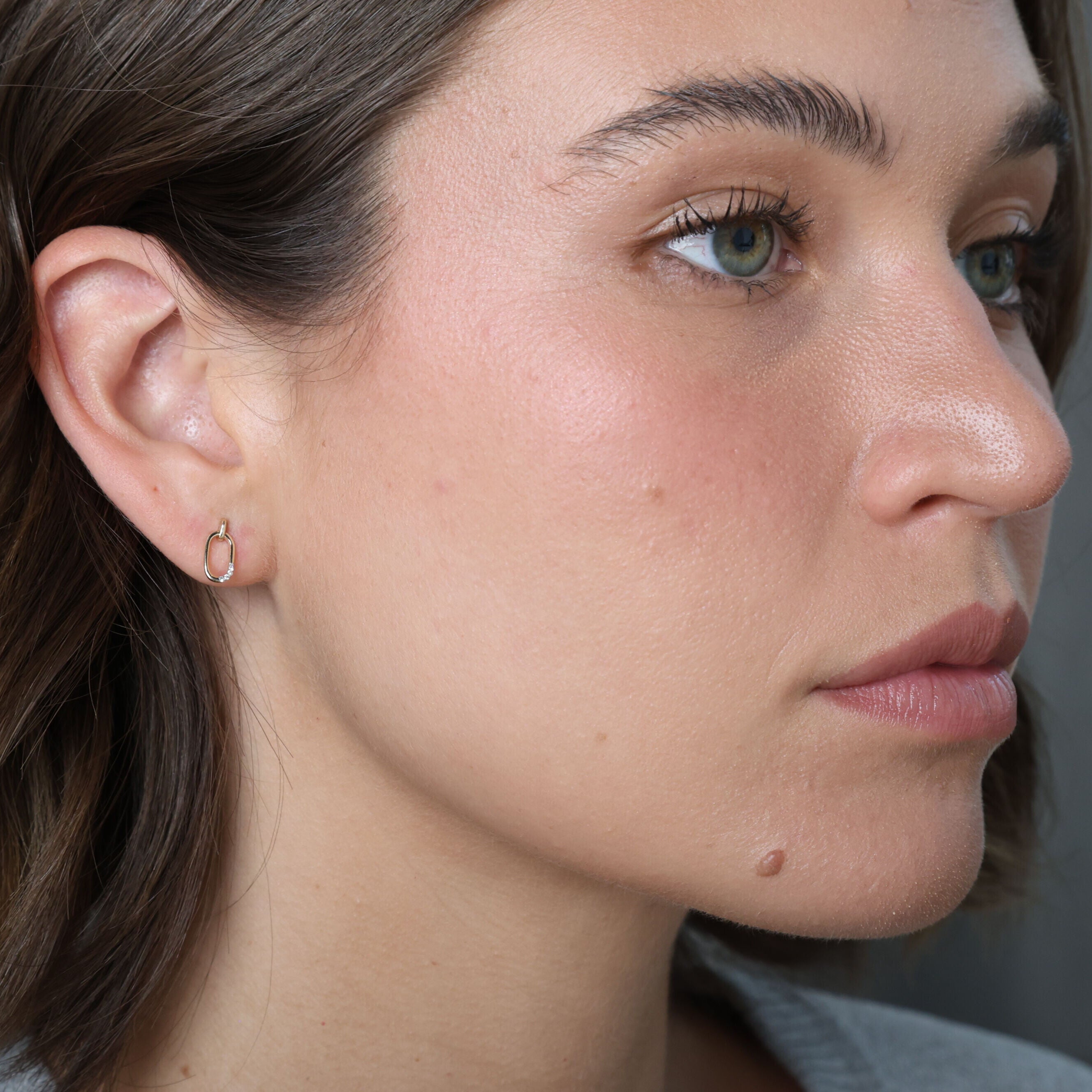 Diamond Mini Oval Pendant Necklace In 14K Gold