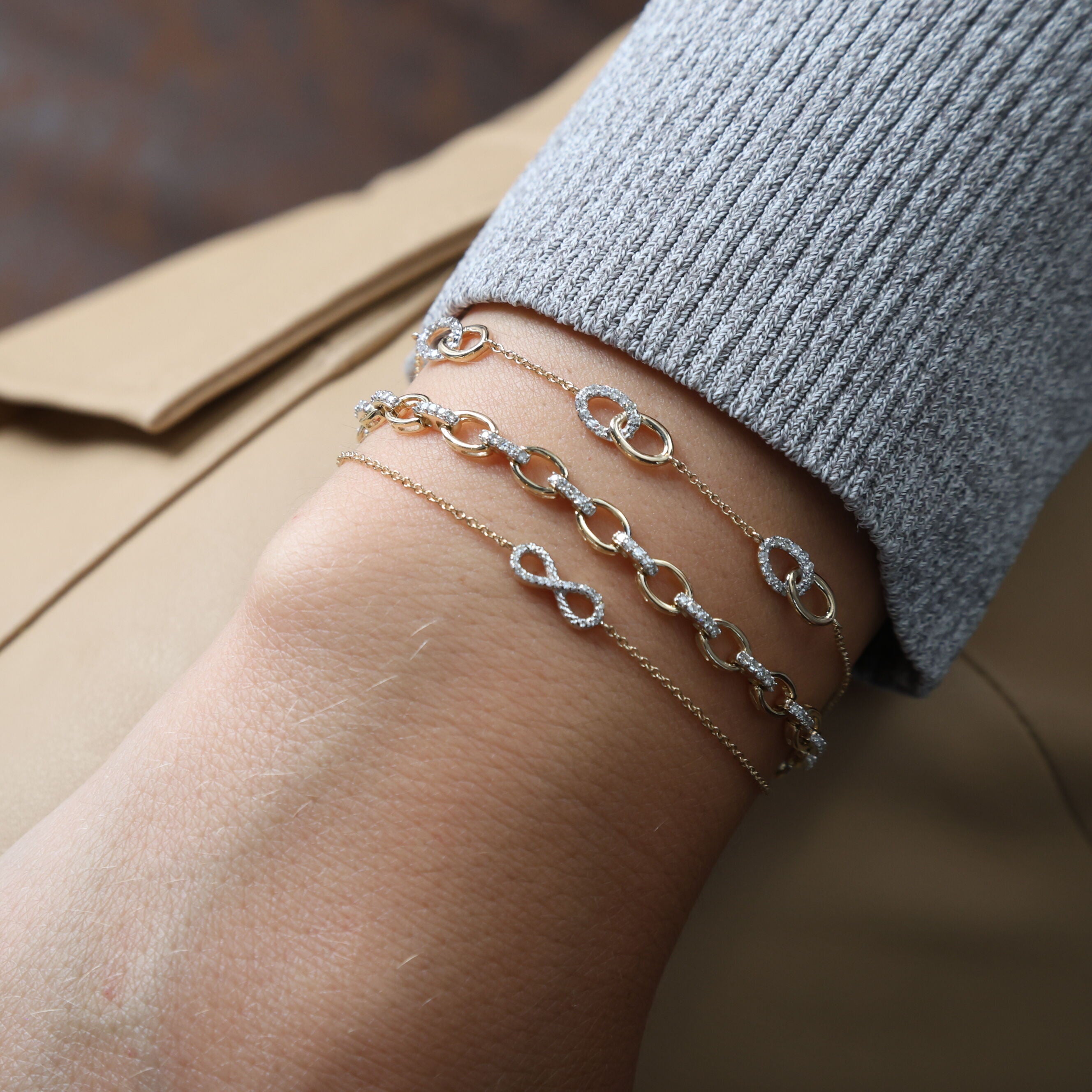 14K Gold Interlocking Oval Link Diamond Station Bracelet