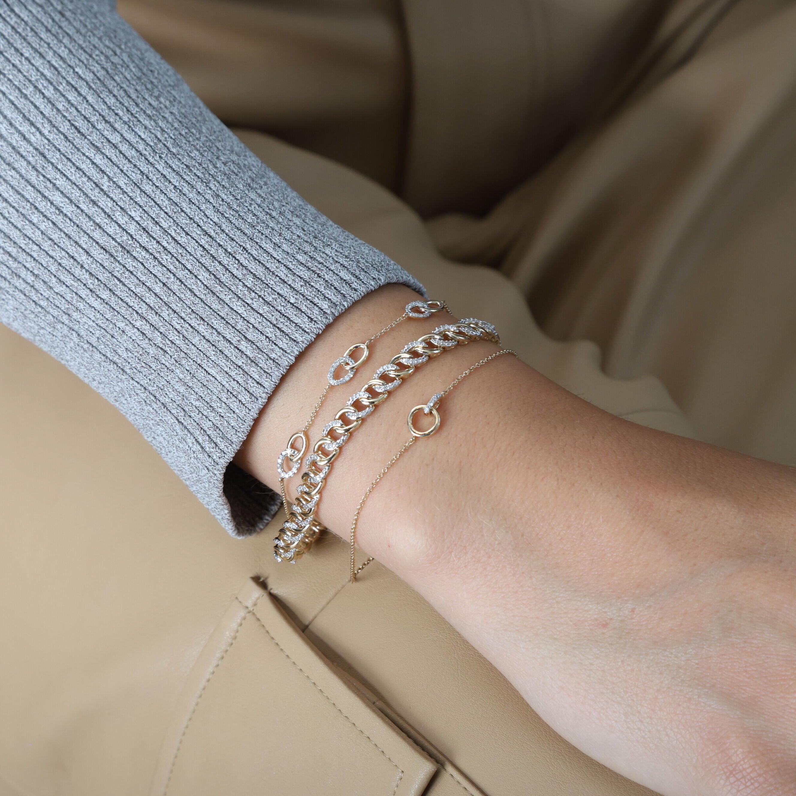 14K Gold Interlocking Oval Link Diamond Station Bracelet