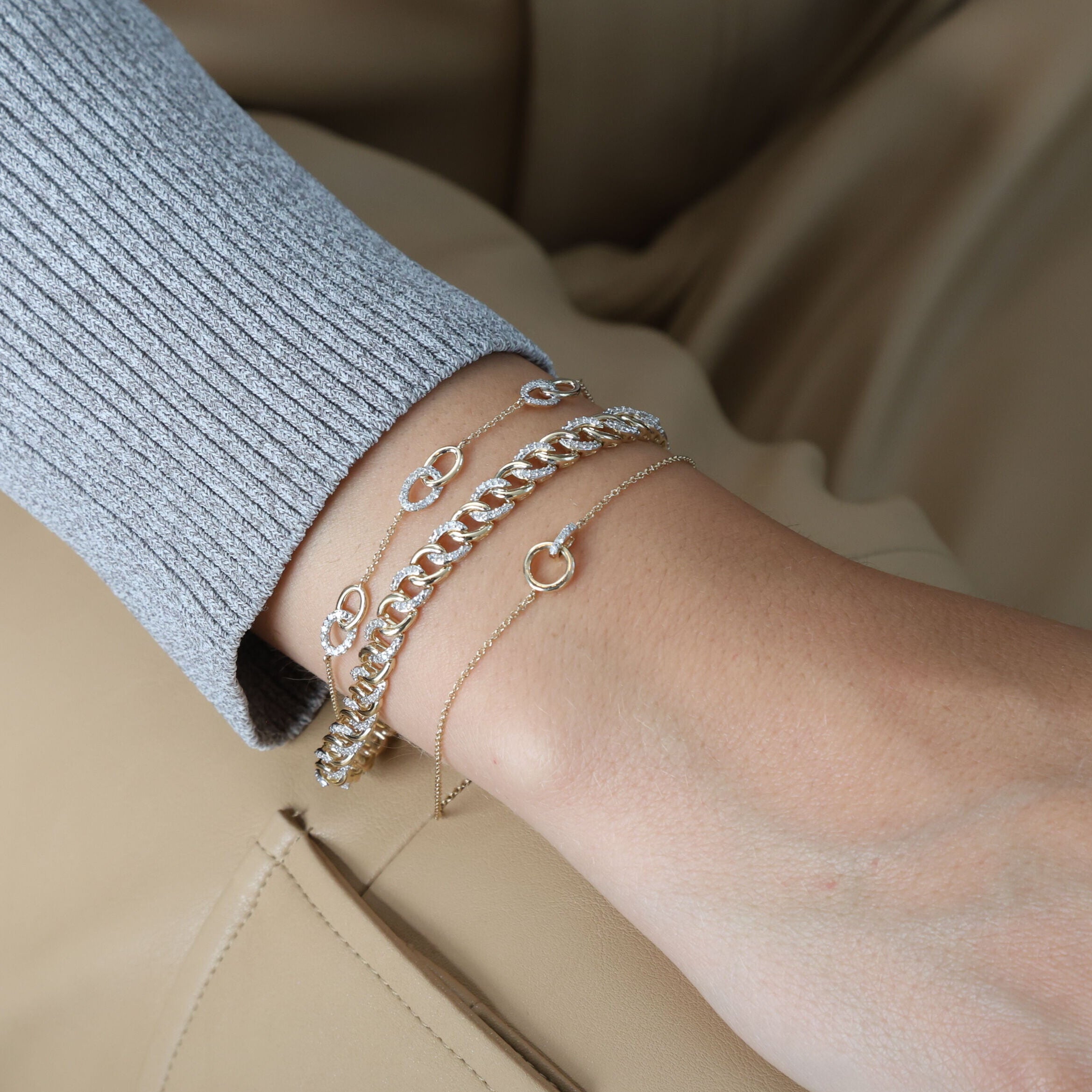 14K Yellow Gold Dainty Diamond Interlocking Link Bracelet
