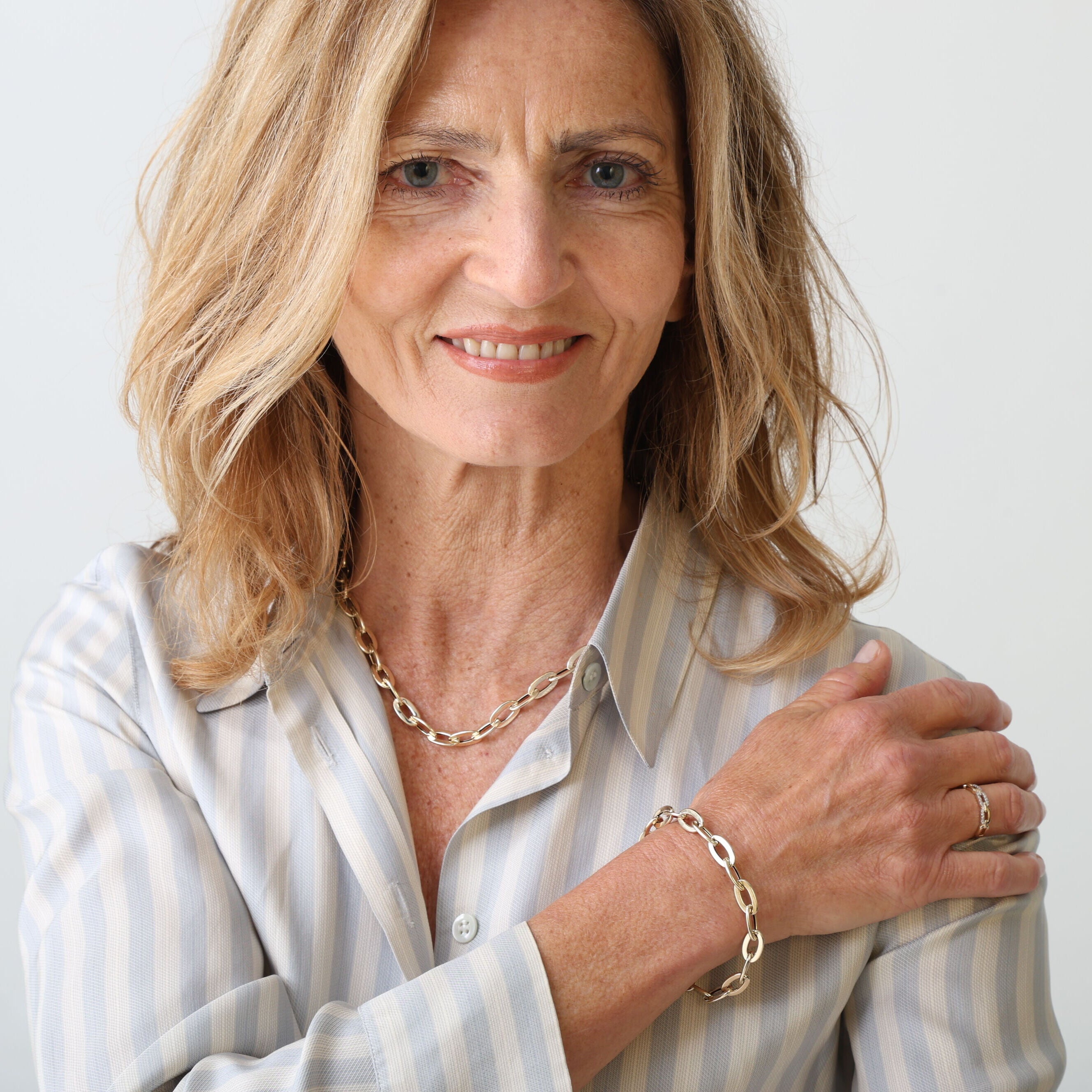 14K Yellow Gold Elongated Flat Oval Rolo Link Bracelet – Bold Statement Chain with Lobster Clasp