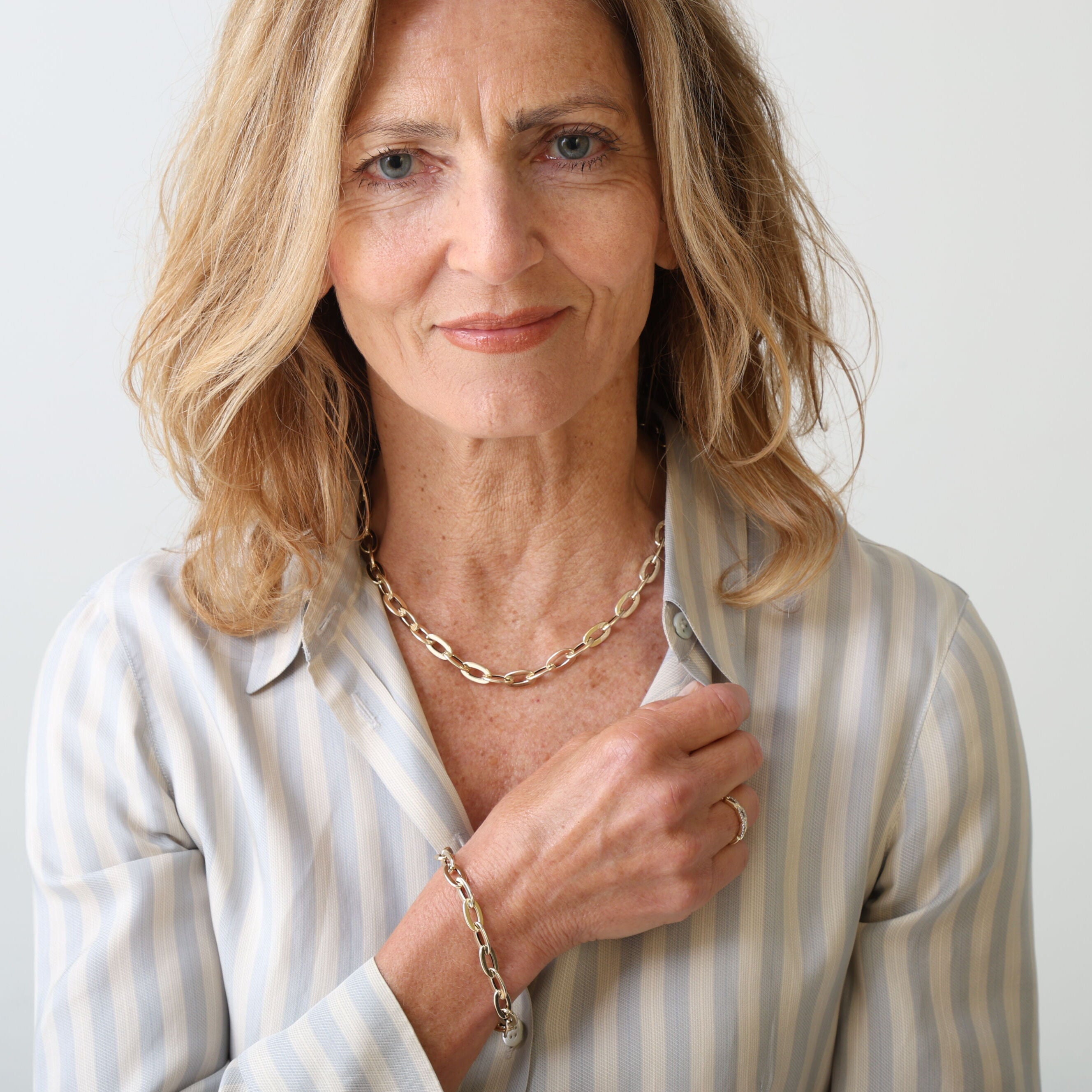 14K Gold Elongated Flat Oval Rolo Link Necklace