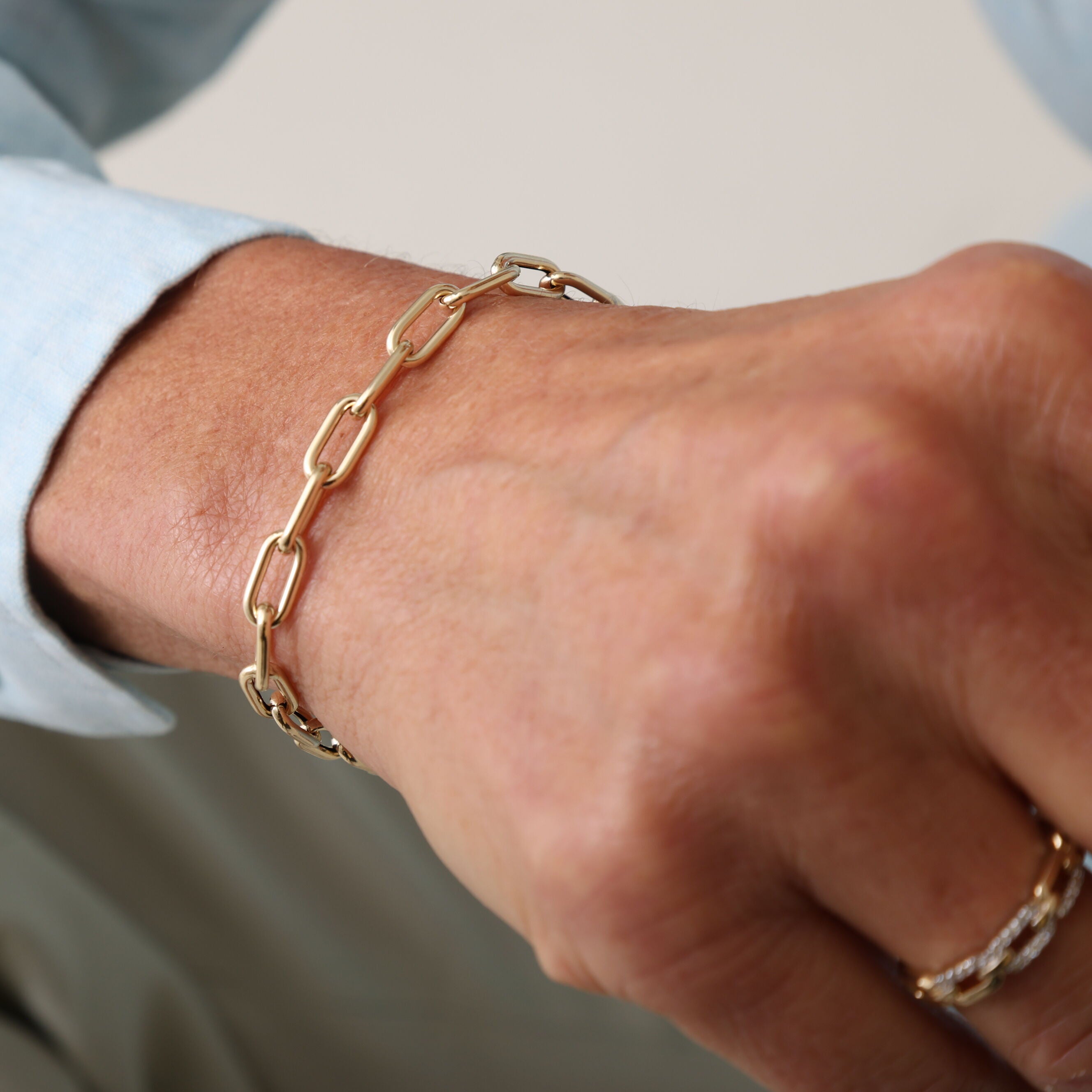 14K Solid Gold Paperclip Link Chain Bracelet with Engravable Charm – Elegant, Lightweight, and Timeless