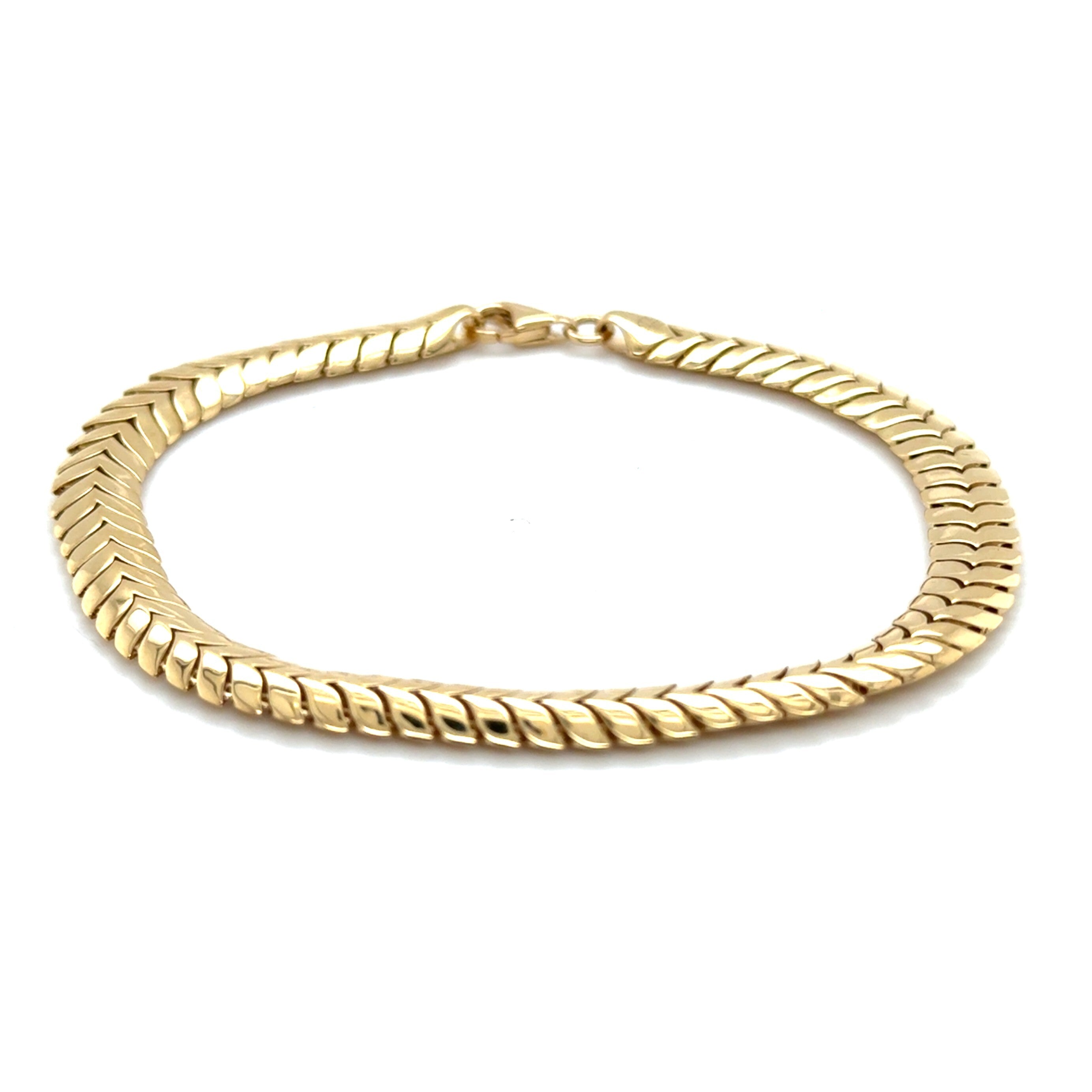 14K Solid Gold Chevron Link Chain Bracelet – Bold, Versatile, and Elegant