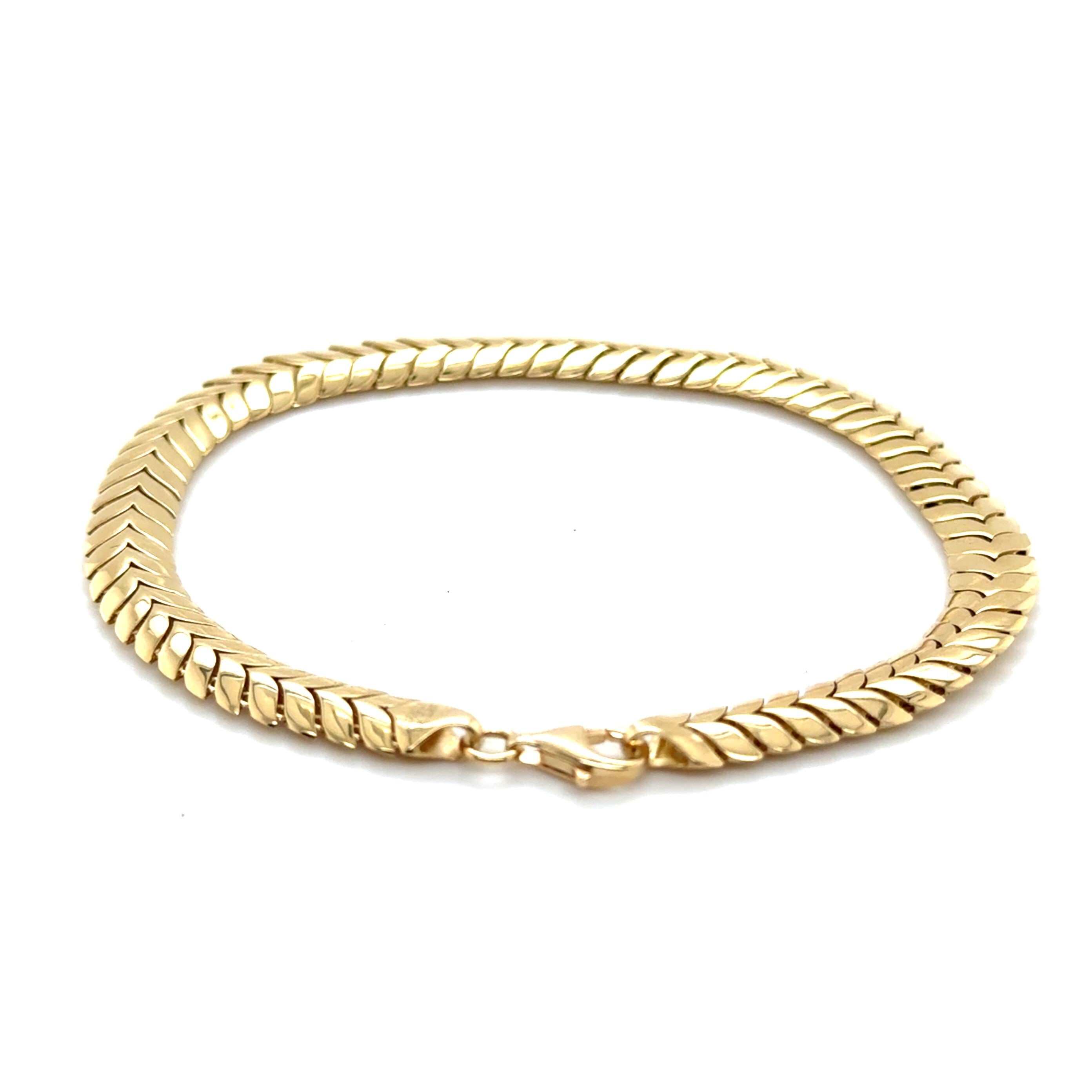 14K Solid Gold Chevron Link Chain Bracelet – Bold, Versatile, and Elegant