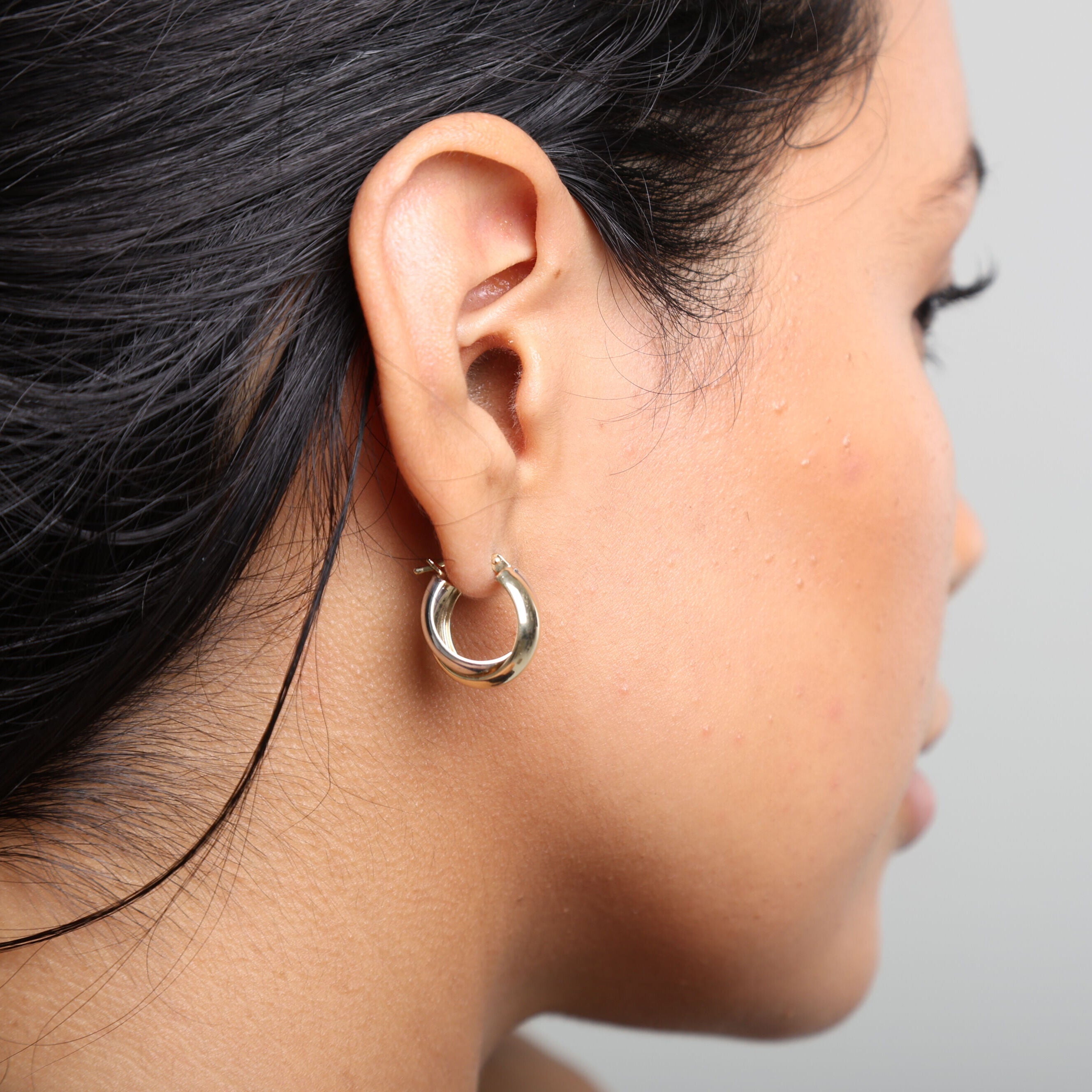 14K Two-Tone Gold Chunky Interlocking Hoop Earrings – Bold, Sleek, Timeless