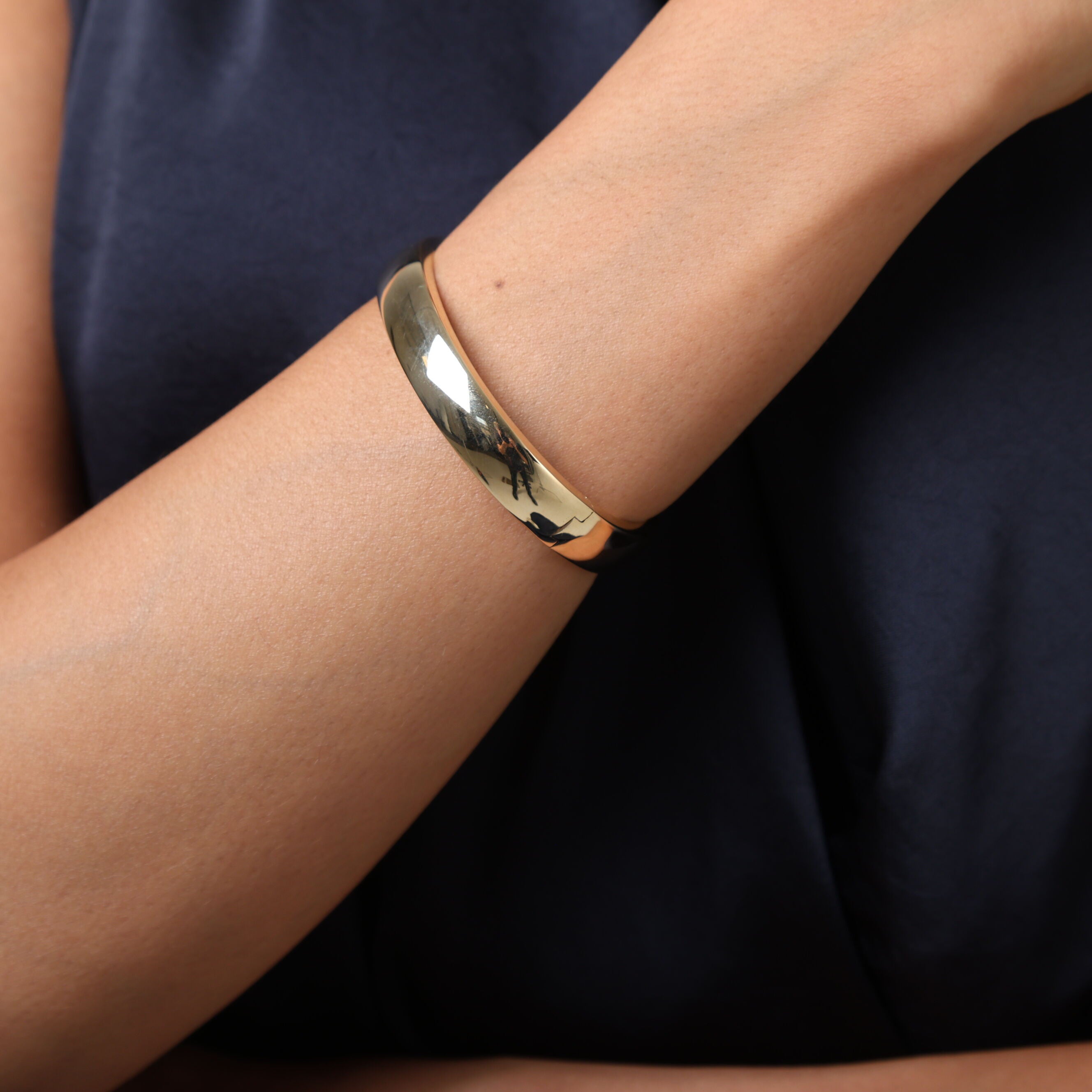 14K Gold Chunky 10mm Polished Bangle: Bold & Timeless