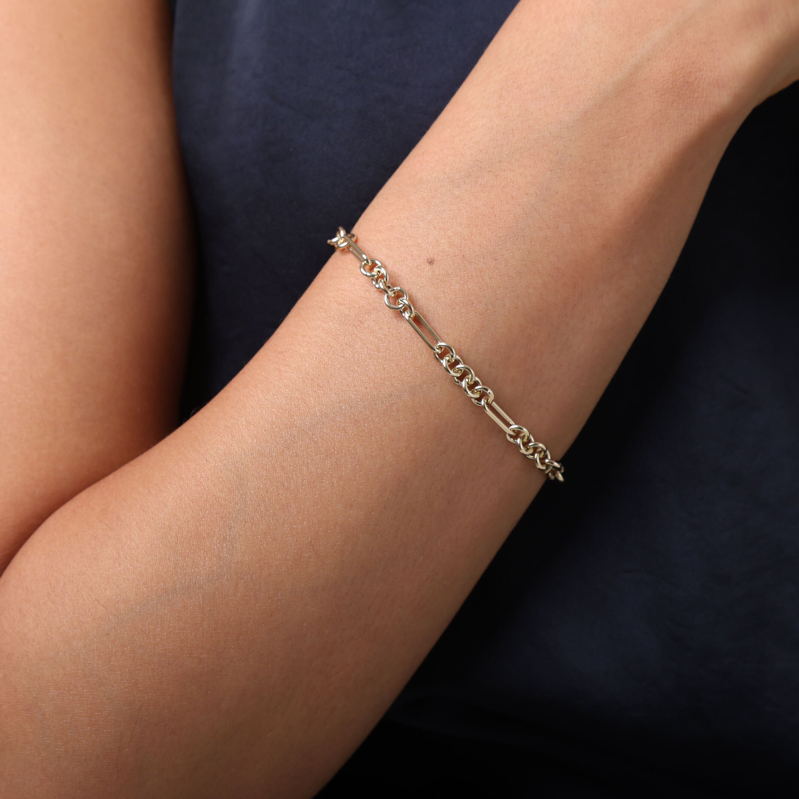 14k Gold Alternating Small Round and Elongated Oval Link Bracelet 7.25"