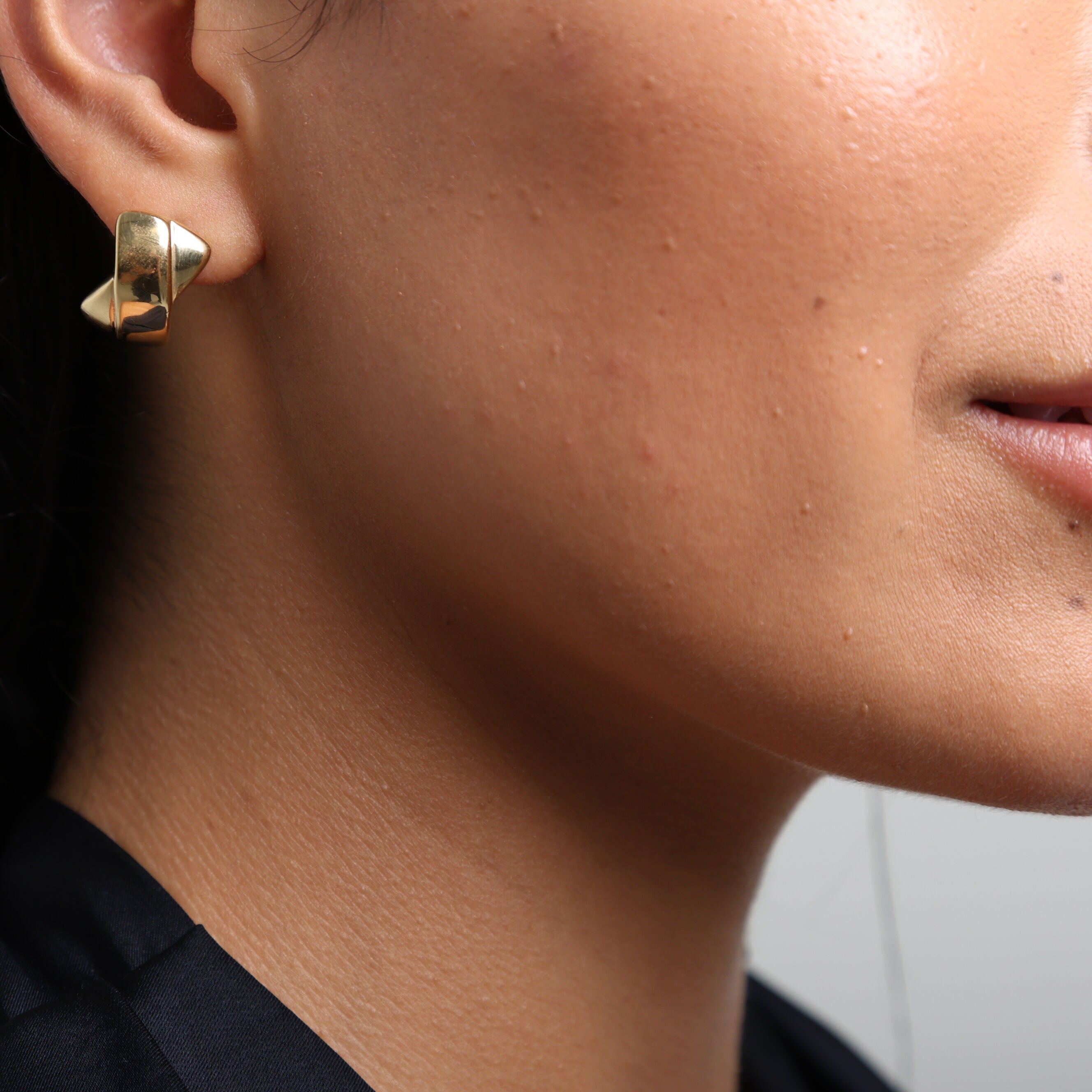 14K Gold Puffed Crisscross X Stud Earrings