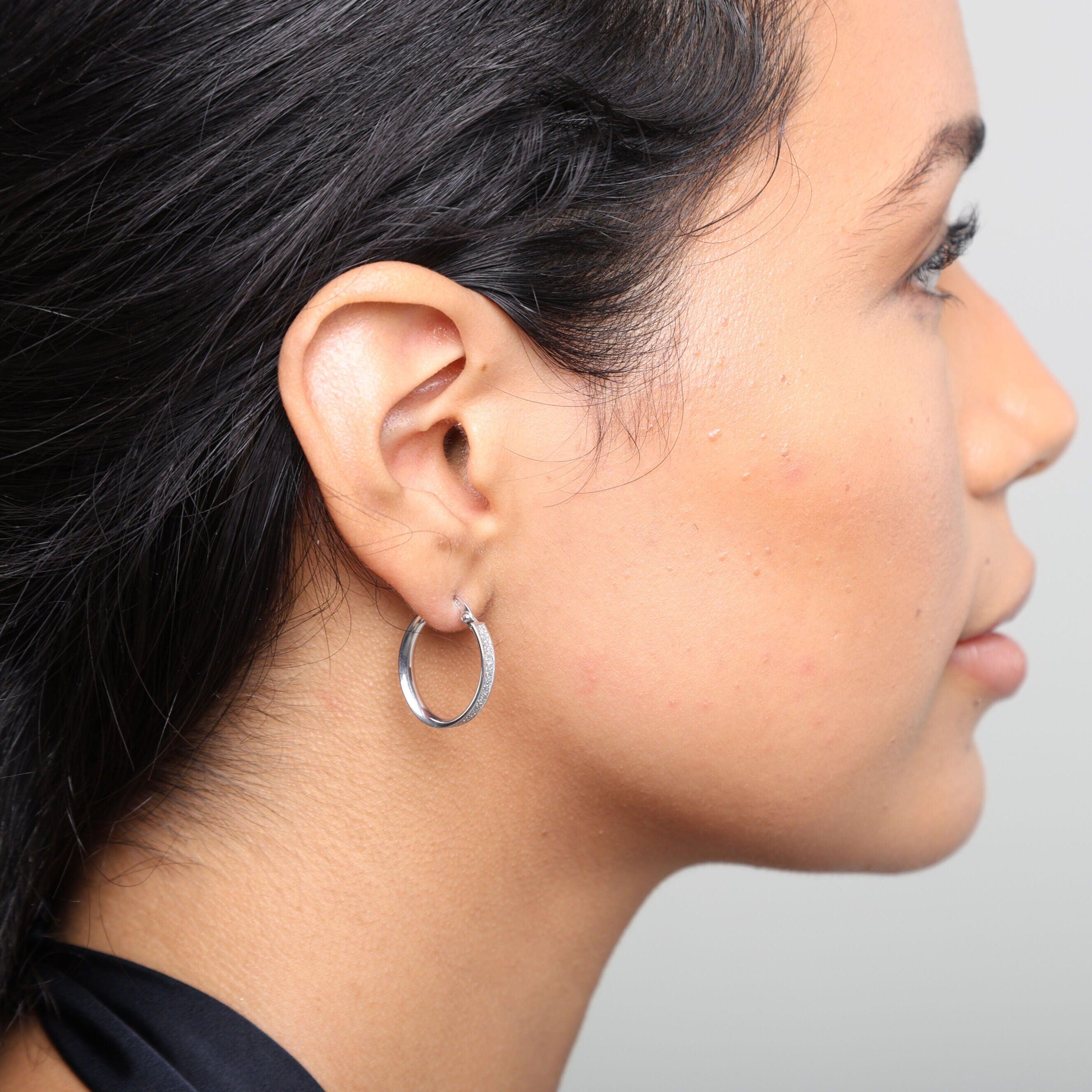 14K White Gold Oval Glitter Hoop Earrings