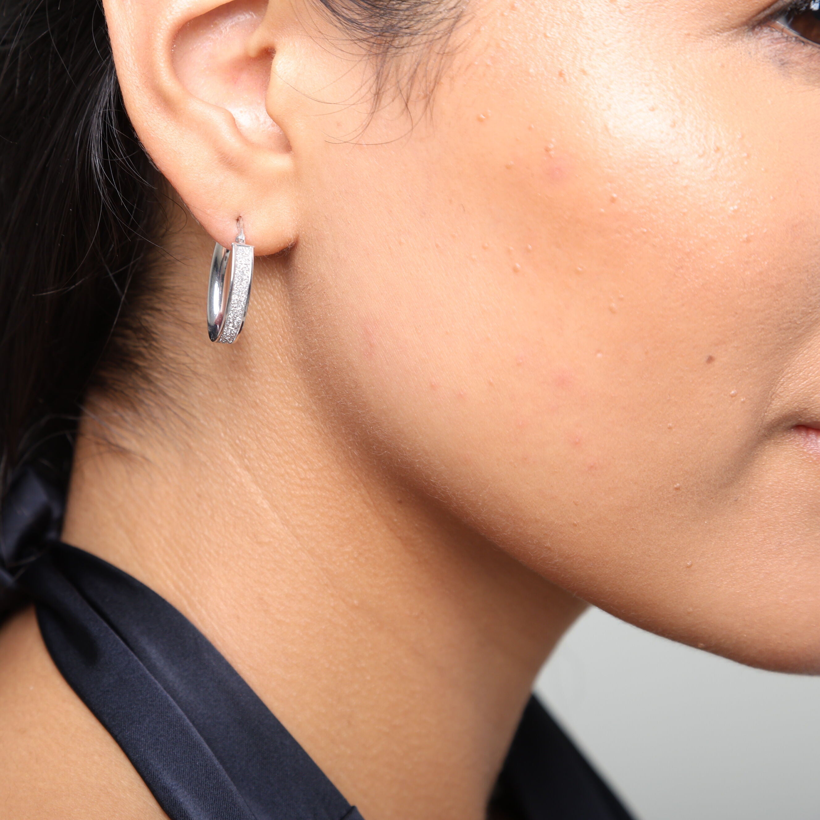 14K White Gold Oval Glitter Hoop Earrings