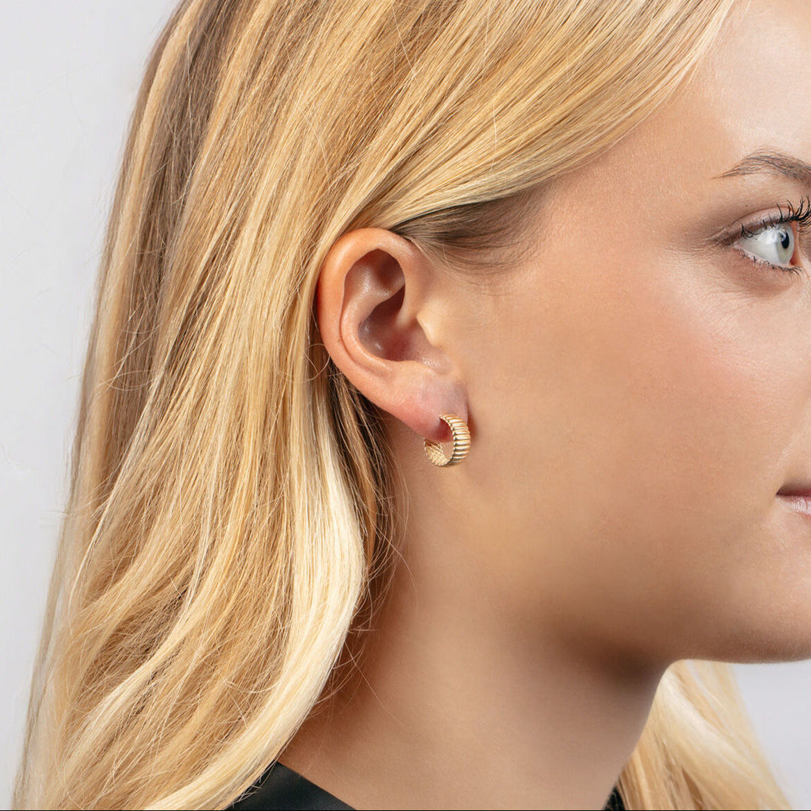 14K Gold 15 mm Tubogas Huggie C-Hoop Earrings