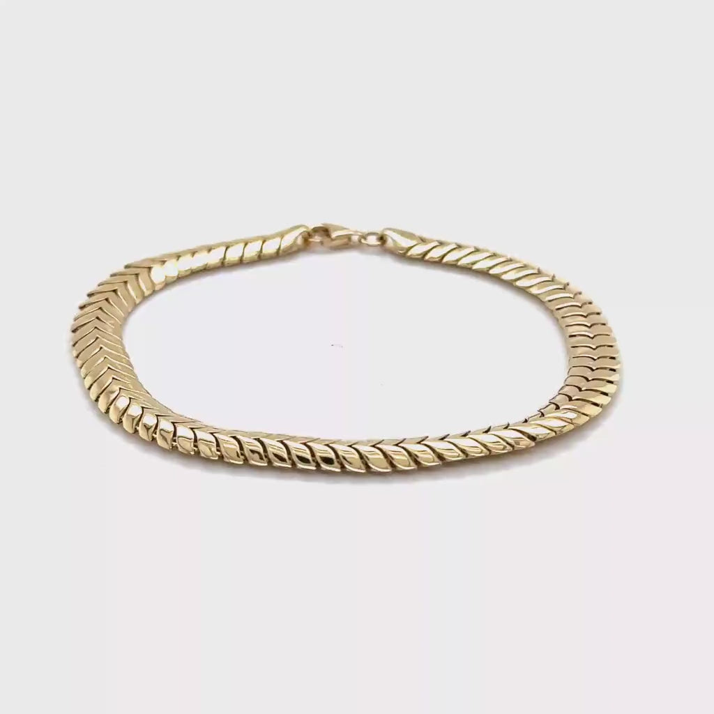 14K gold chevron link chain bracelet with a secure spring ring clasp, a bold yet timeless style that is durable, comfortable, and versatile for everyday wear and special moments such as birthdays, anniversaries, weddings, and milestone celebrations.