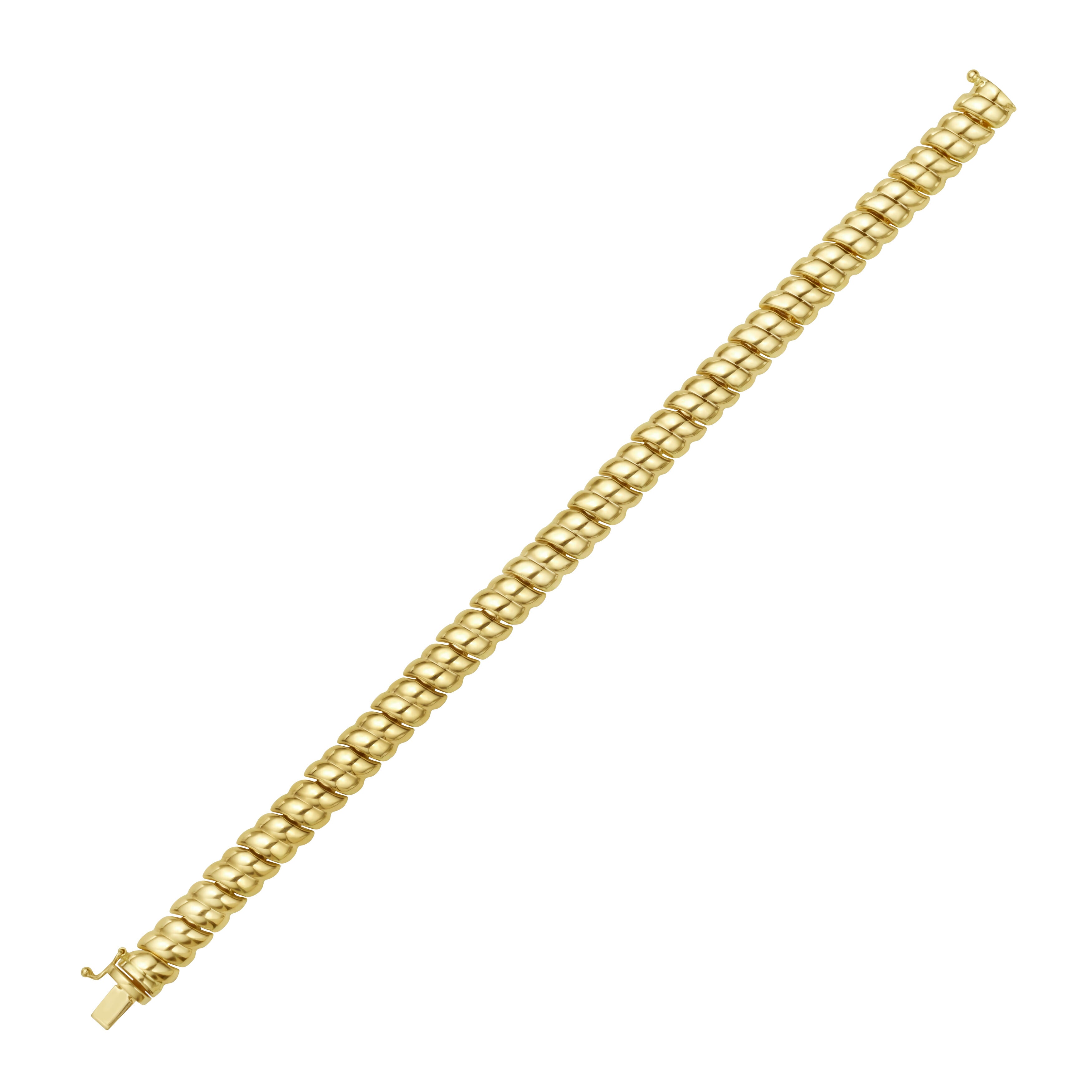 14K Yellow Gold Bracelet featuring 8mm wide scalloped links, offers a substantial feel with dual safety latches, perfect for gifting or statement accessorizing
