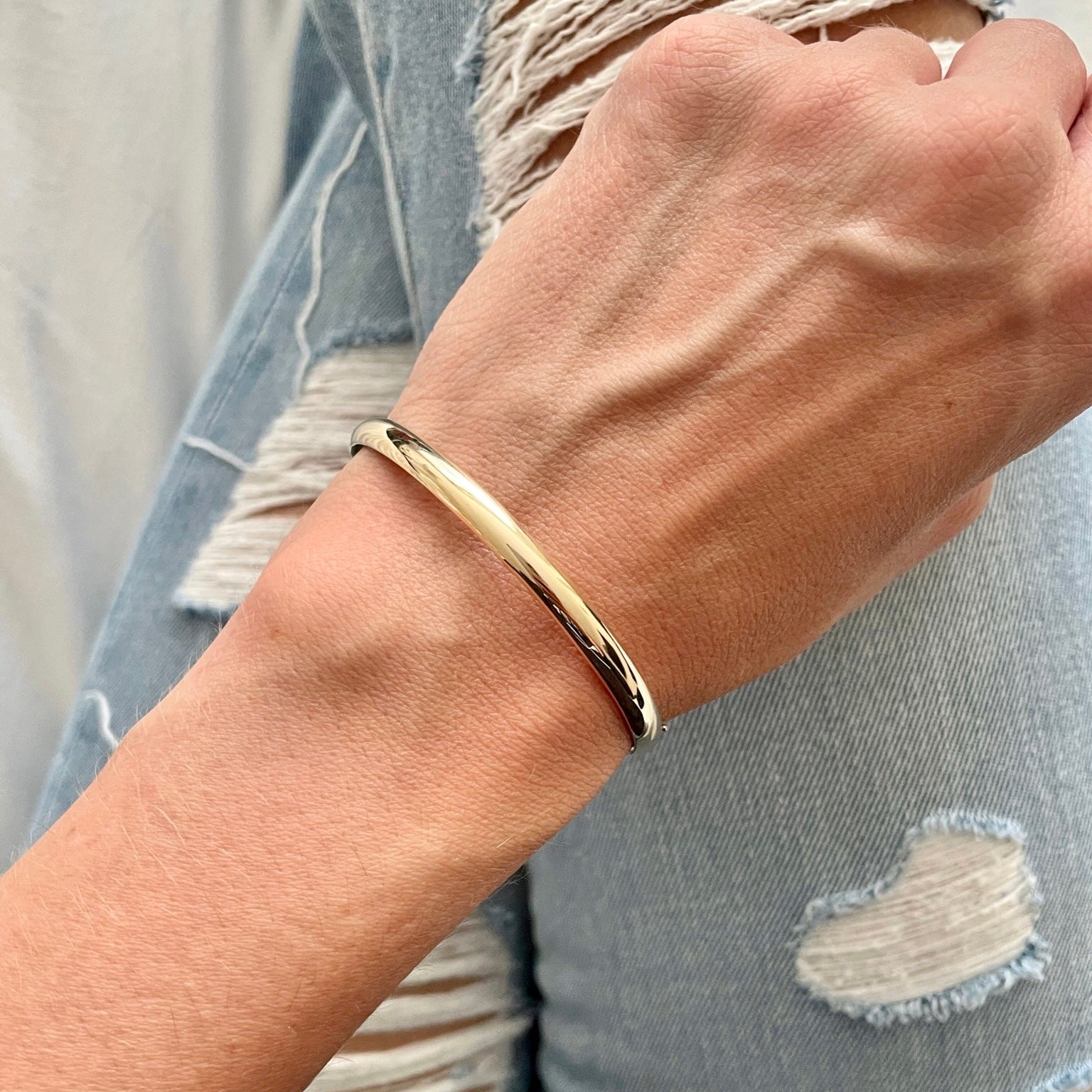 14K Yellow Gold Polished Hinged Bangle Bracelet, 5mm-13.5mm Thick