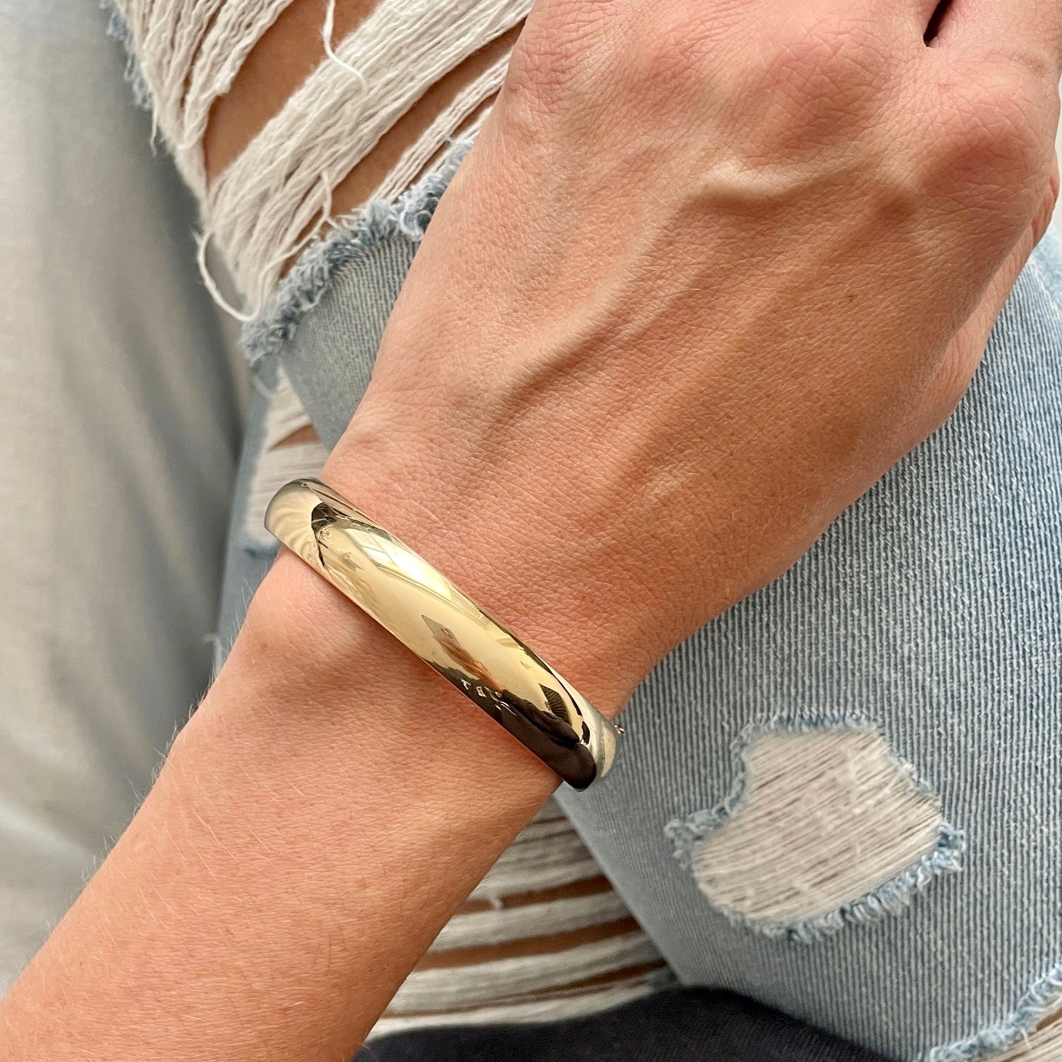 14K Yellow Gold Polished Hinged Bangle Bracelet, 5mm-13.5mm Thick