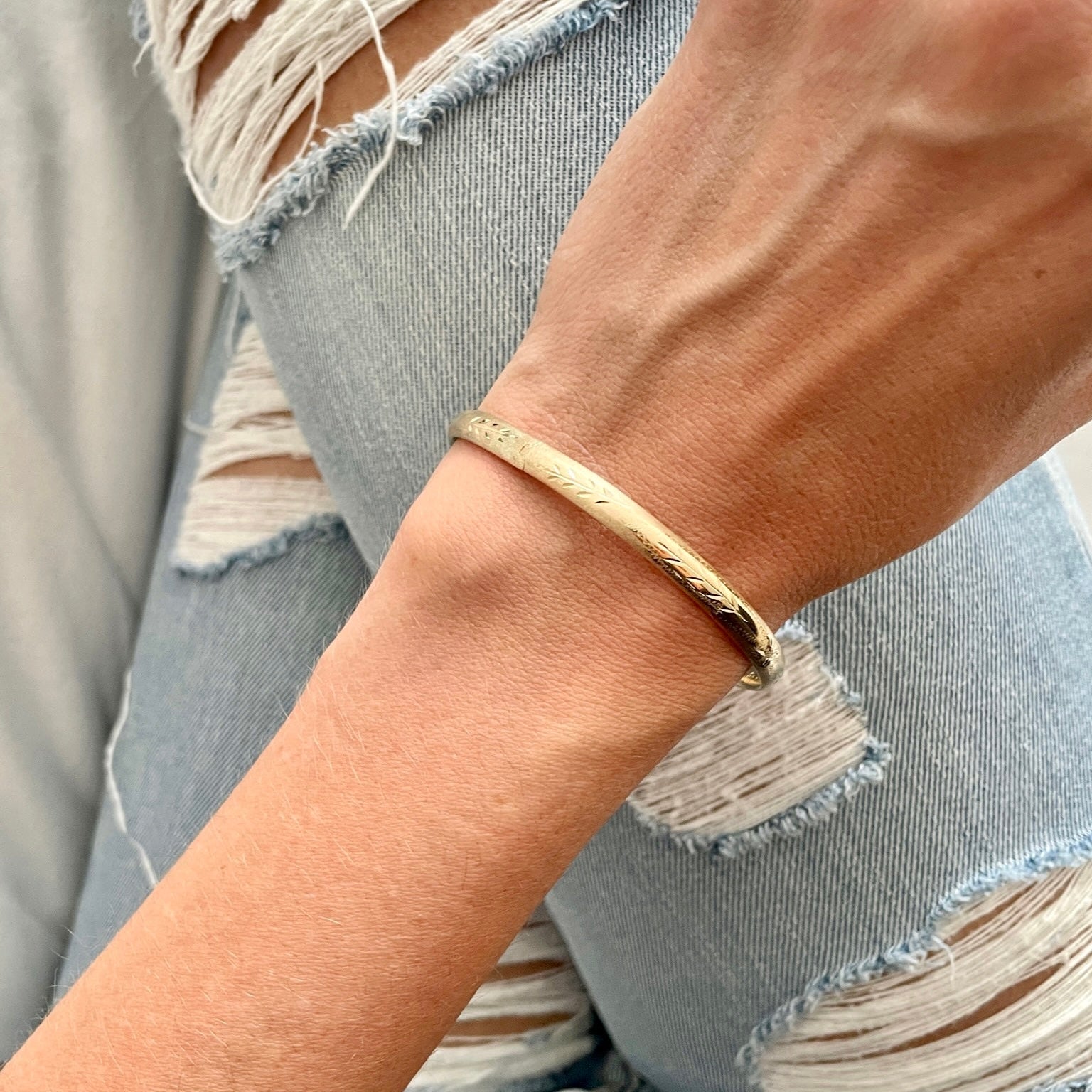 14K Solid Gold Hinged Floral Bangle – Textured, Elegant, Timeless