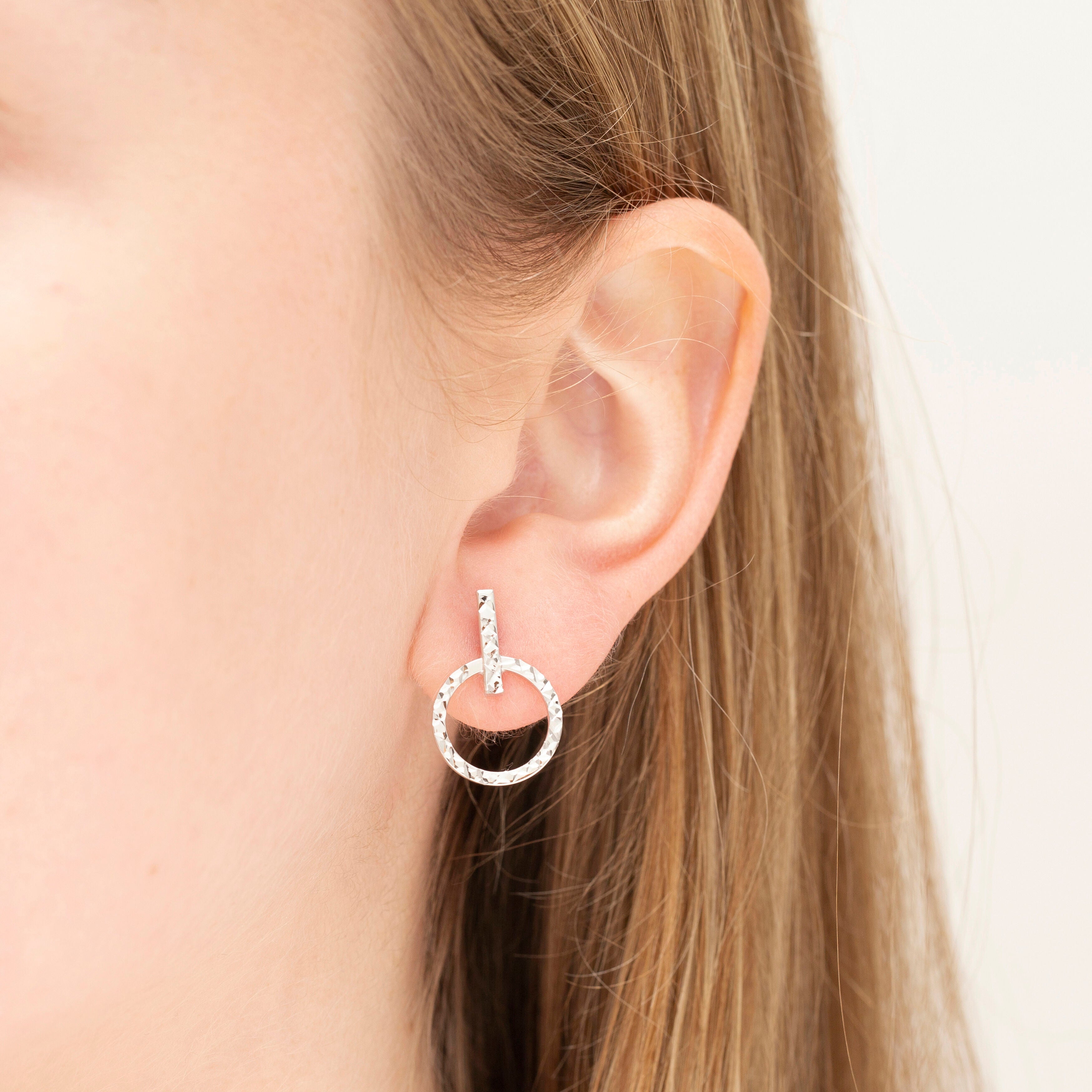 14K White Gold Circle and Bar Stud Earrings: Diamond Cut