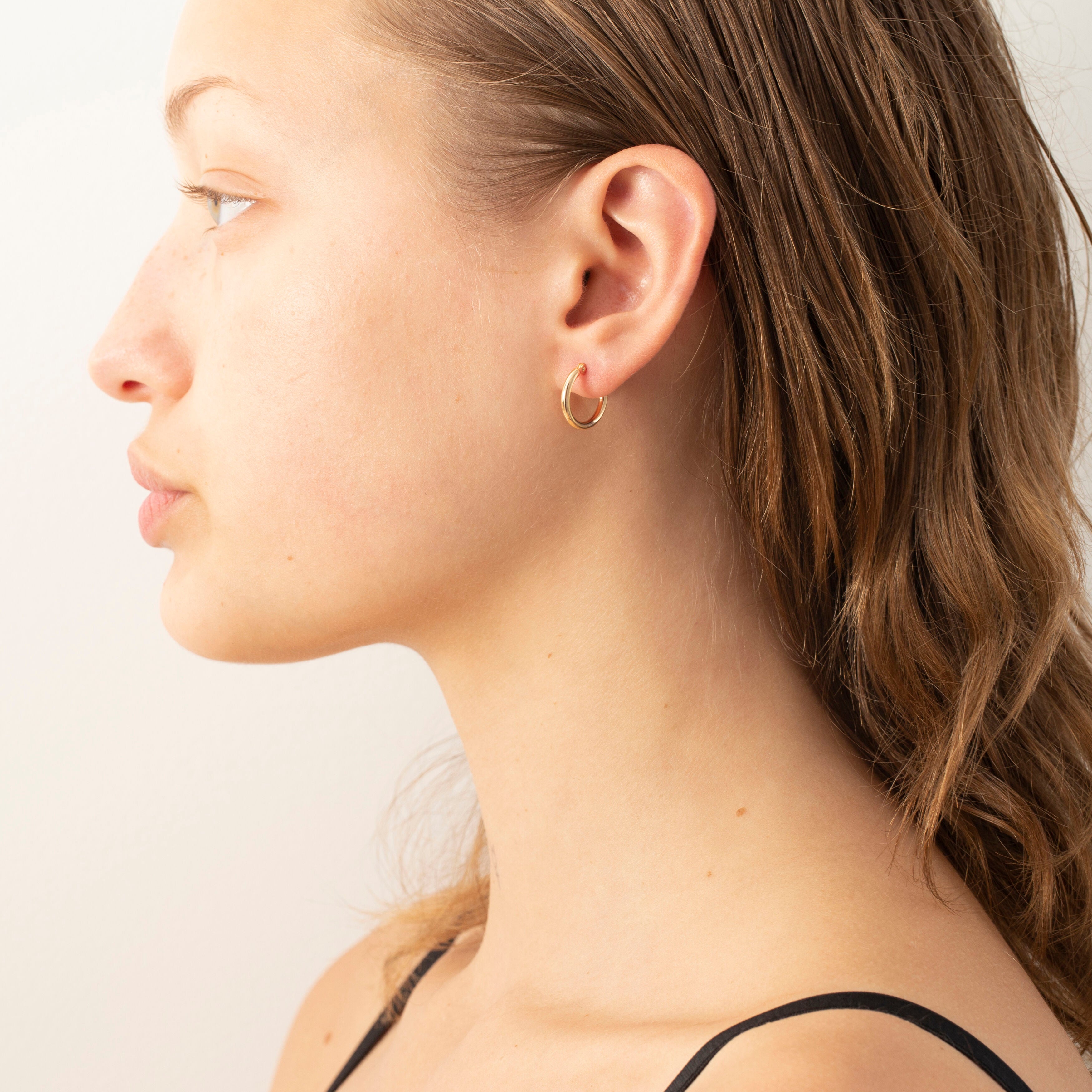 14K Yellow Gold Classic Small Hoop Earrings, 15mm x 2mm