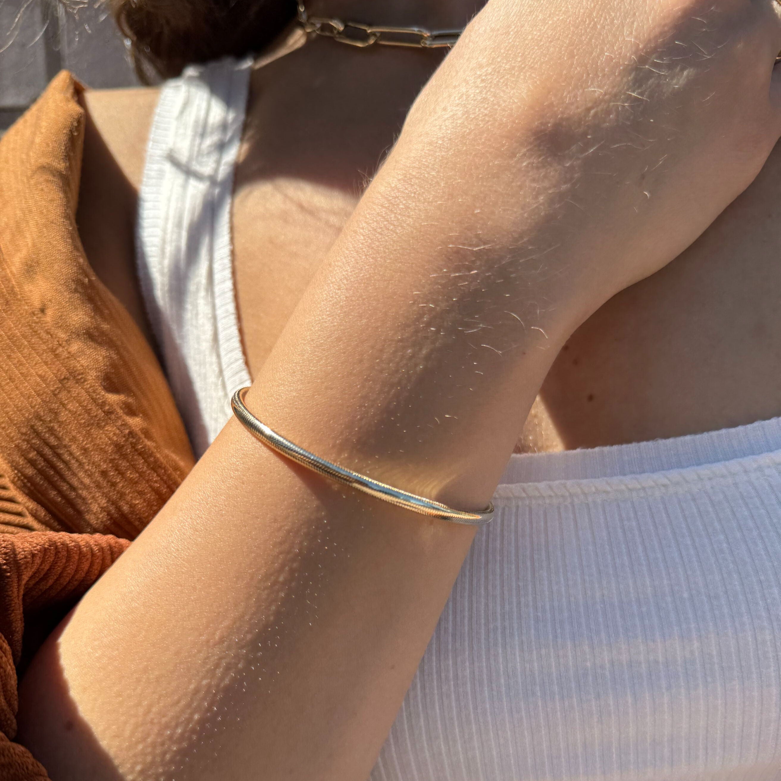 14K Gold Thin Stretchable Mesh Bangle Bracelet – Thin, Flexible and Everyday Elegant