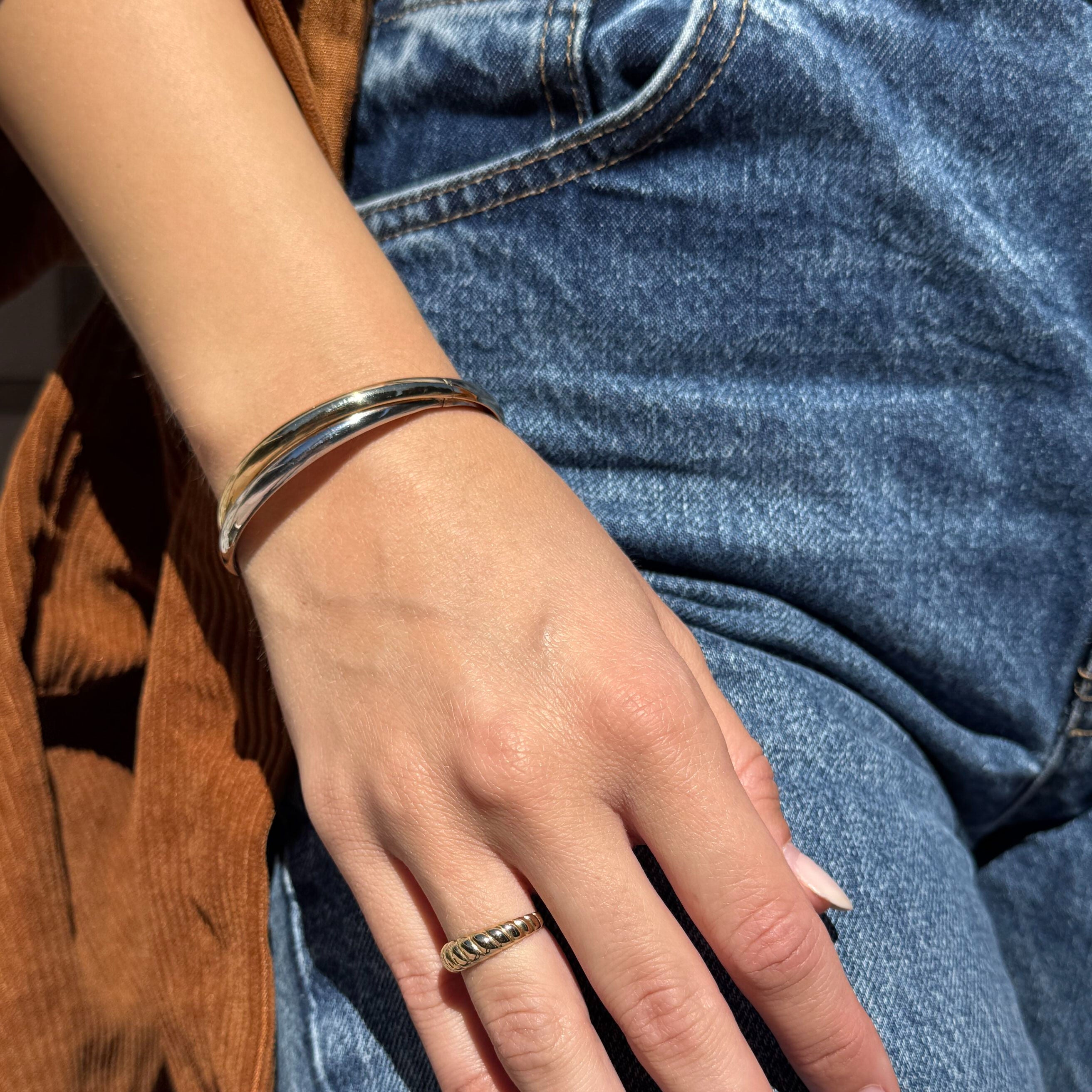 14K Two Tone Gold Yellow Gold And White Gold Polished Crossover Bangle Bracelet Hinged With Box Clasp 7" 8mm Thick