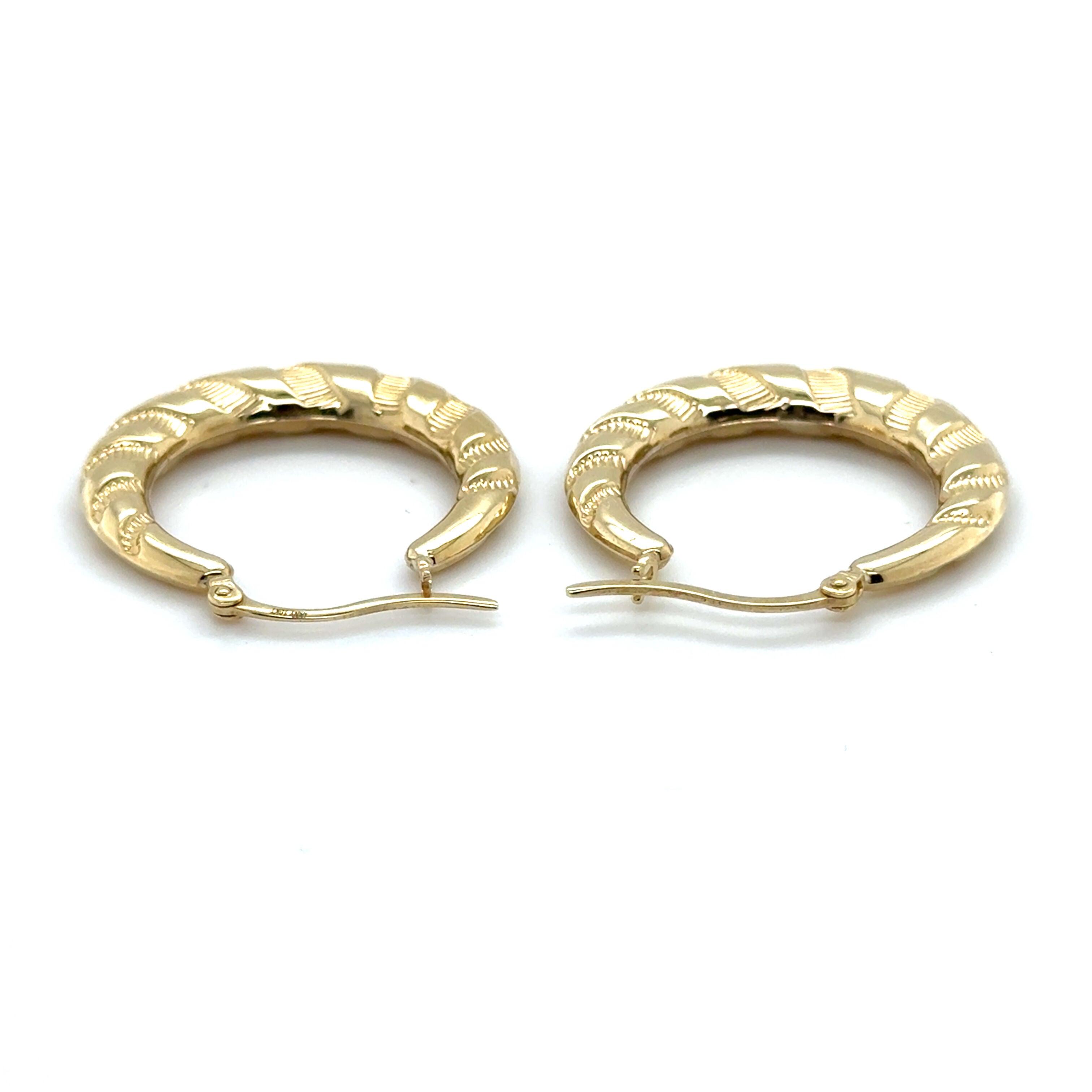10K Gold Graduated Hoop Earrings: Polished and Textured